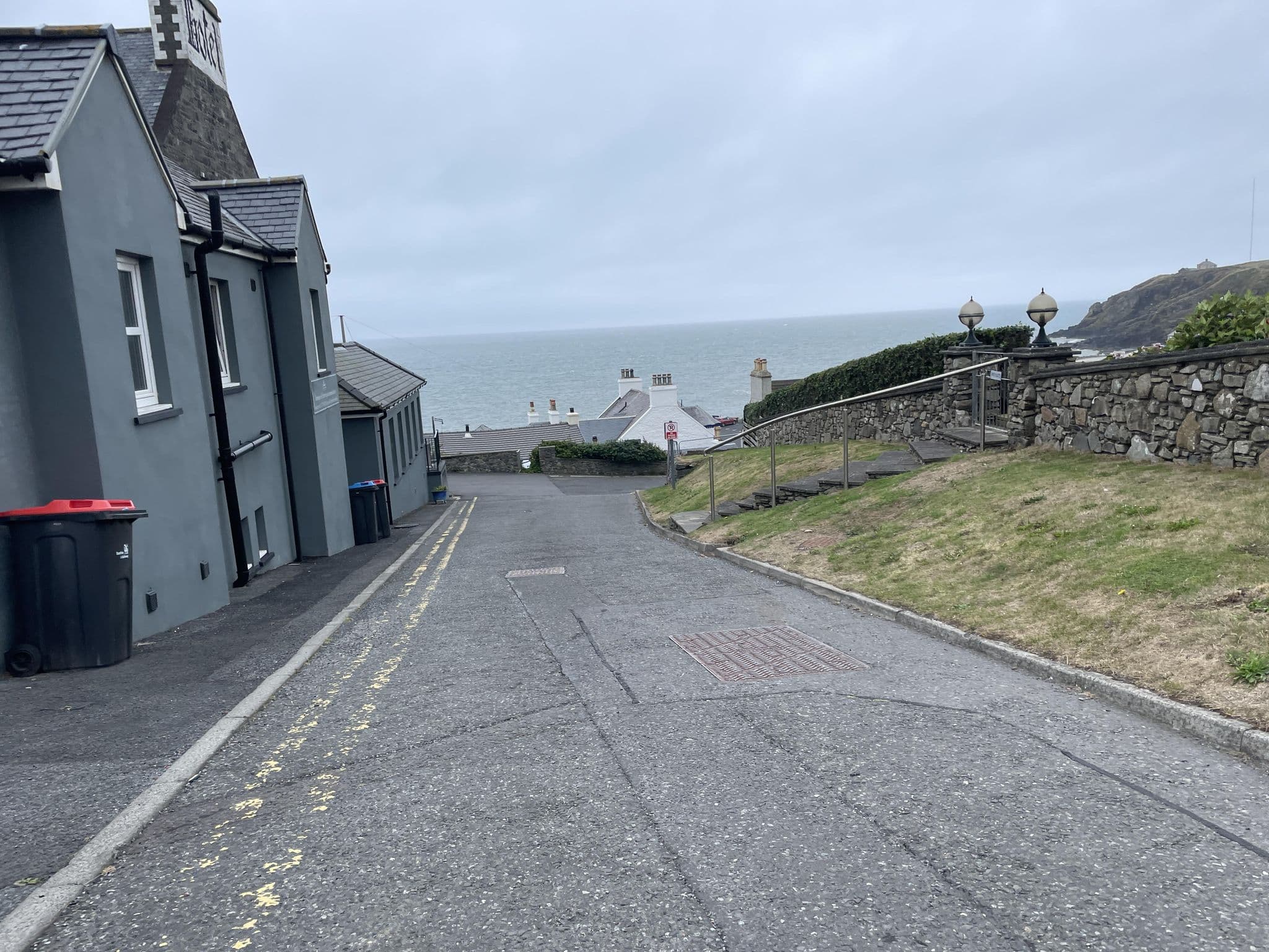 Street view near Southcliff House Bed & Breakfast, Stranraer — © gness (CC BY-SA · Mapillary)