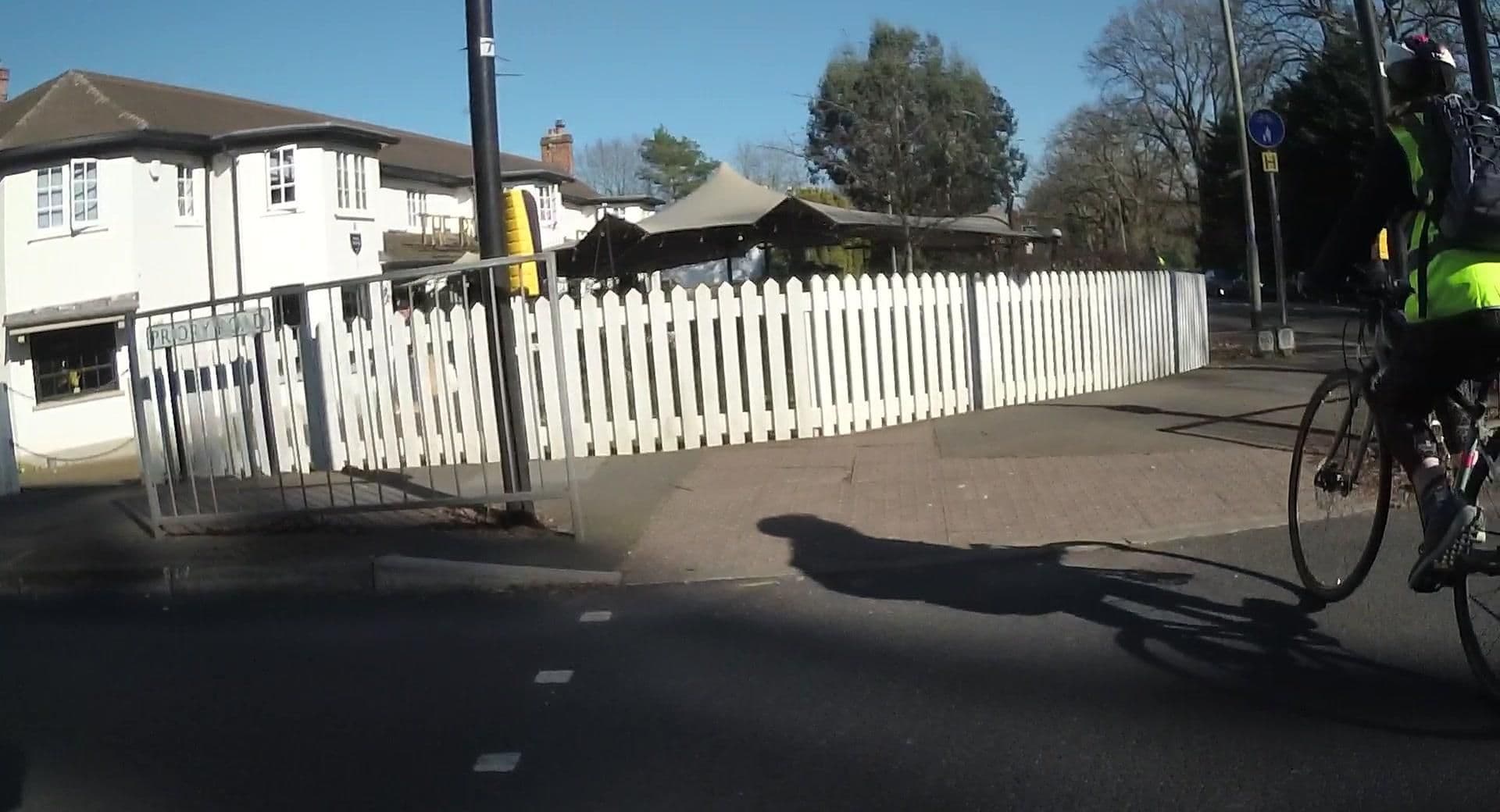 Street view near The Royal Foresters Hotel, Ascot — © jpennycook (CC BY-SA · Mapillary)