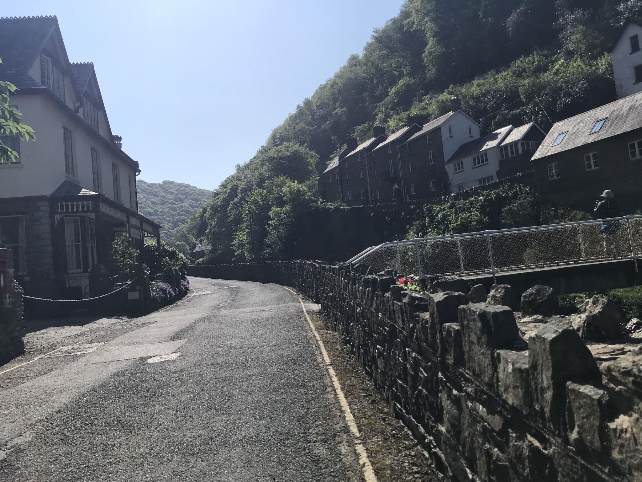 Street view near Lorna Doone House, Lynton — © miguel_andrade (CC BY-SA · Mapillary)