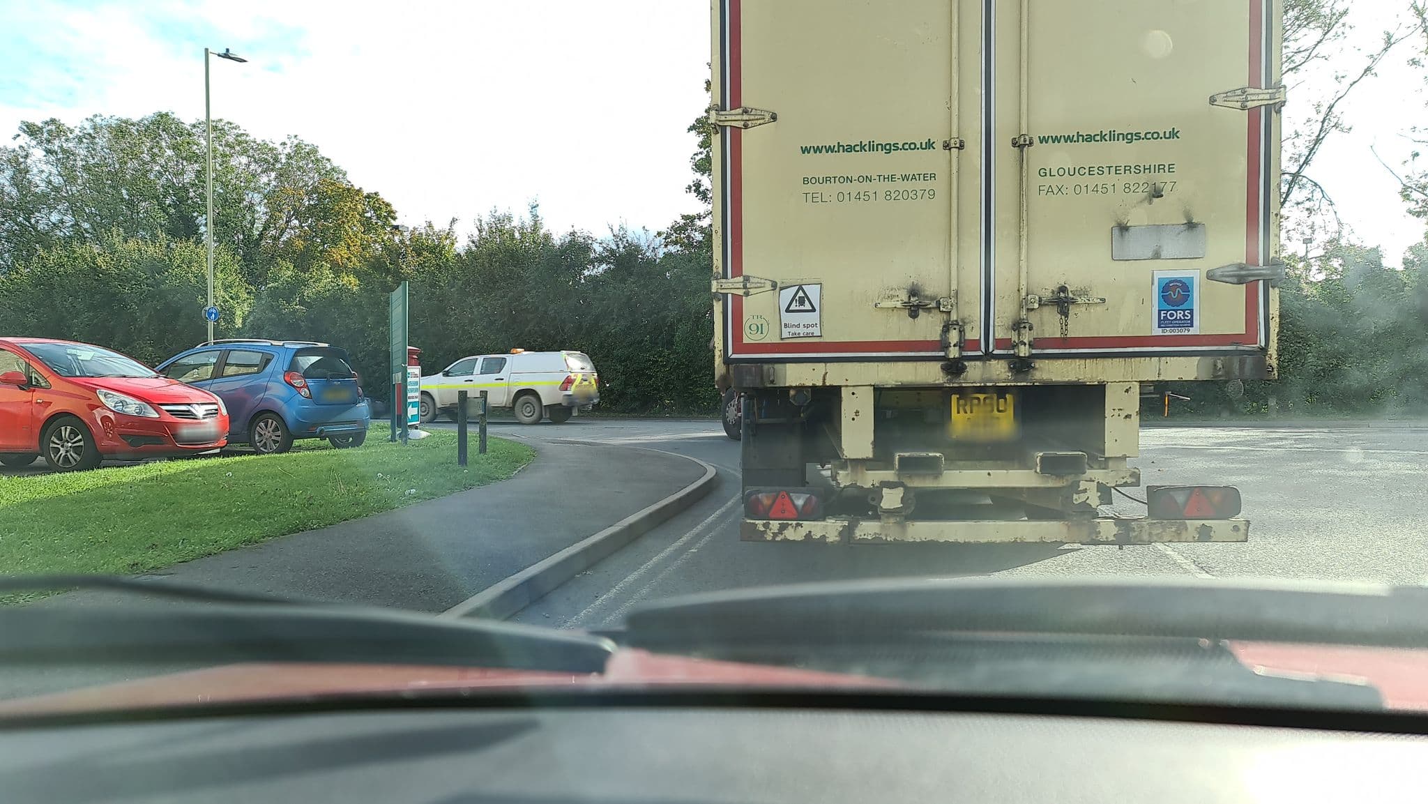 Street view near Almond Tree Hotel, Bicester — © alexanderar (CC BY-SA · Mapillary)