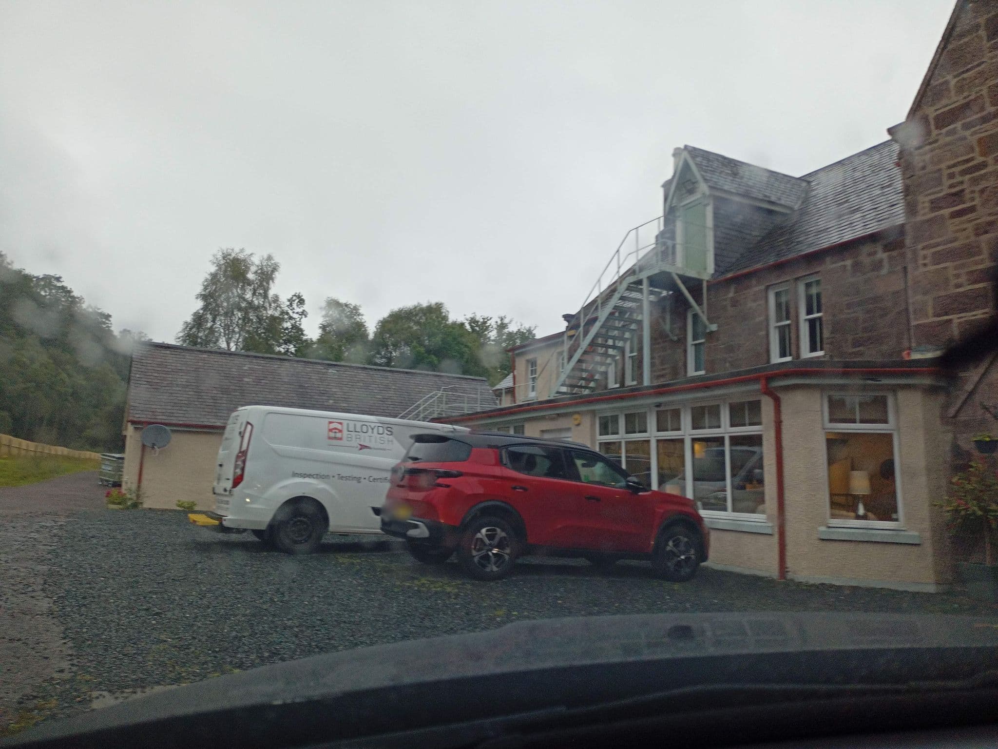 Street view near Loch Maree Hotel (Ghillies Cottage), Ullapool — © xdTAGCLAN (CC BY-SA · Mapillary)