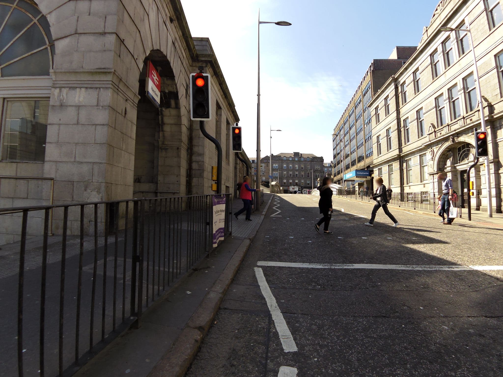 Street view near Station Hotel Aberdeen, Aberdeen — © smsm1 (CC BY-SA · Mapillary)