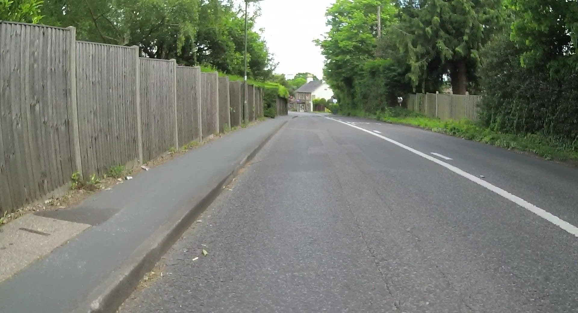Street view near Sarai Nasir, Aldershot — © jpennycook (CC BY-SA · Mapillary)