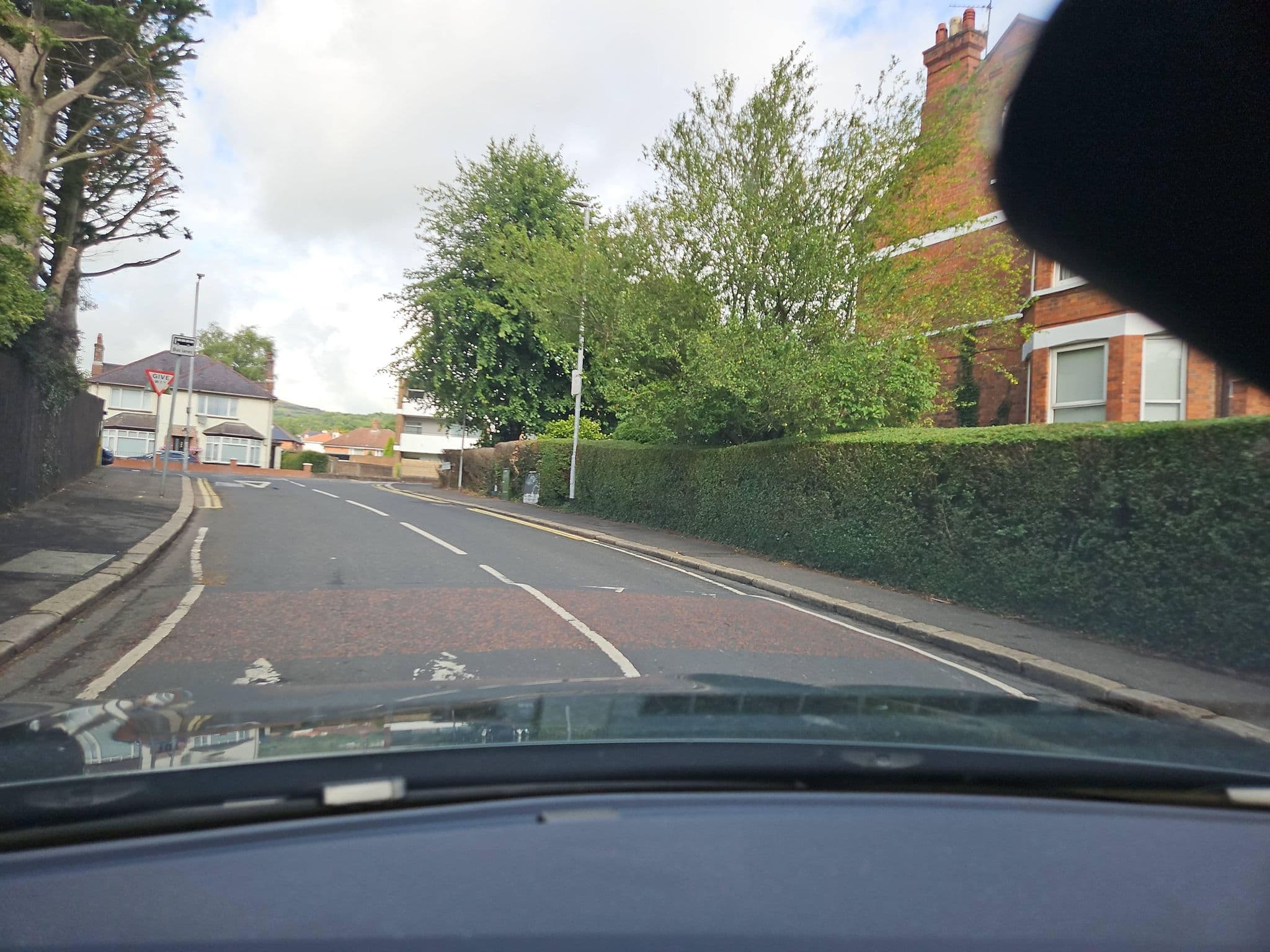 Street view near The Lansdowne Hotel, Newtownabbey — © toho (CC BY-SA · Mapillary)