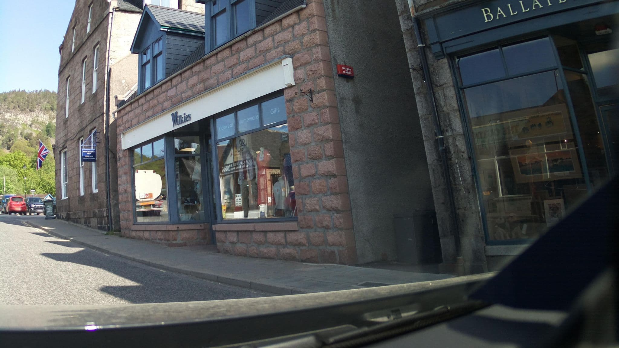 Street view near Netherly House, Ballater — © southglos (CC BY-SA · Mapillary)