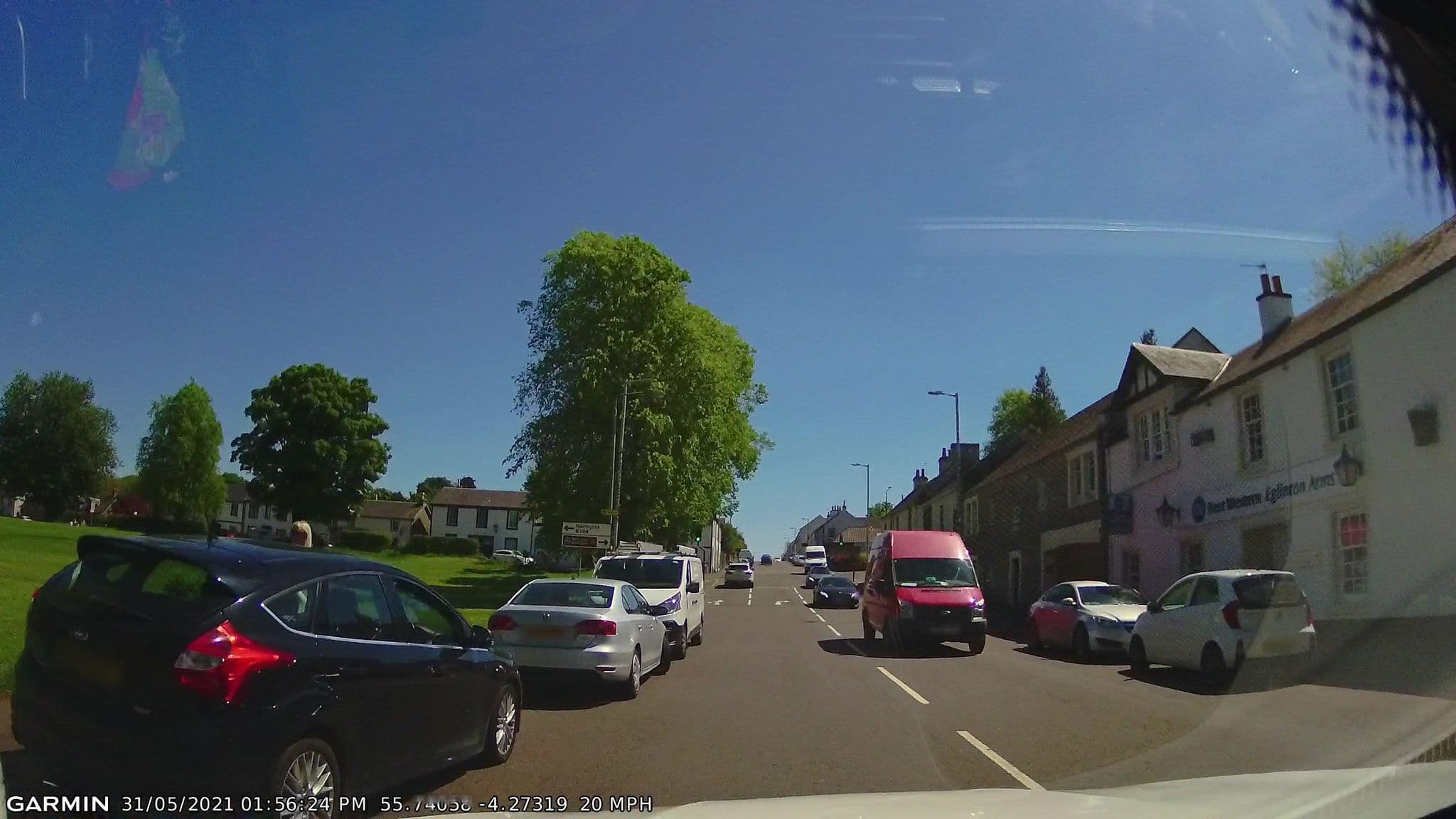 Street view near Best Western Eglinton Arms, Eaglesham — © gmc (CC BY-SA · Mapillary)