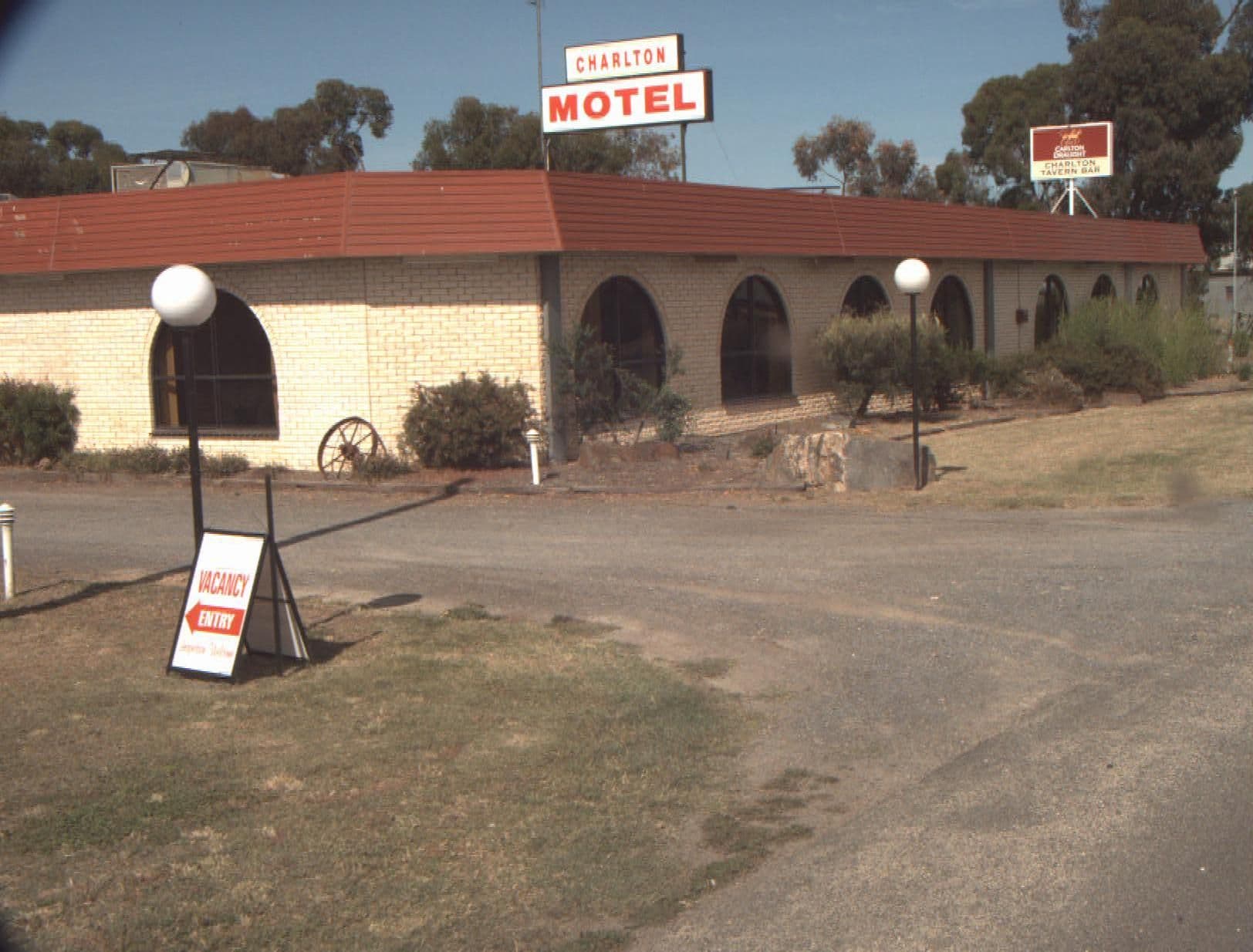 Street view near Charlton Motel, Charlton — © vicroads (CC BY-SA · Mapillary)