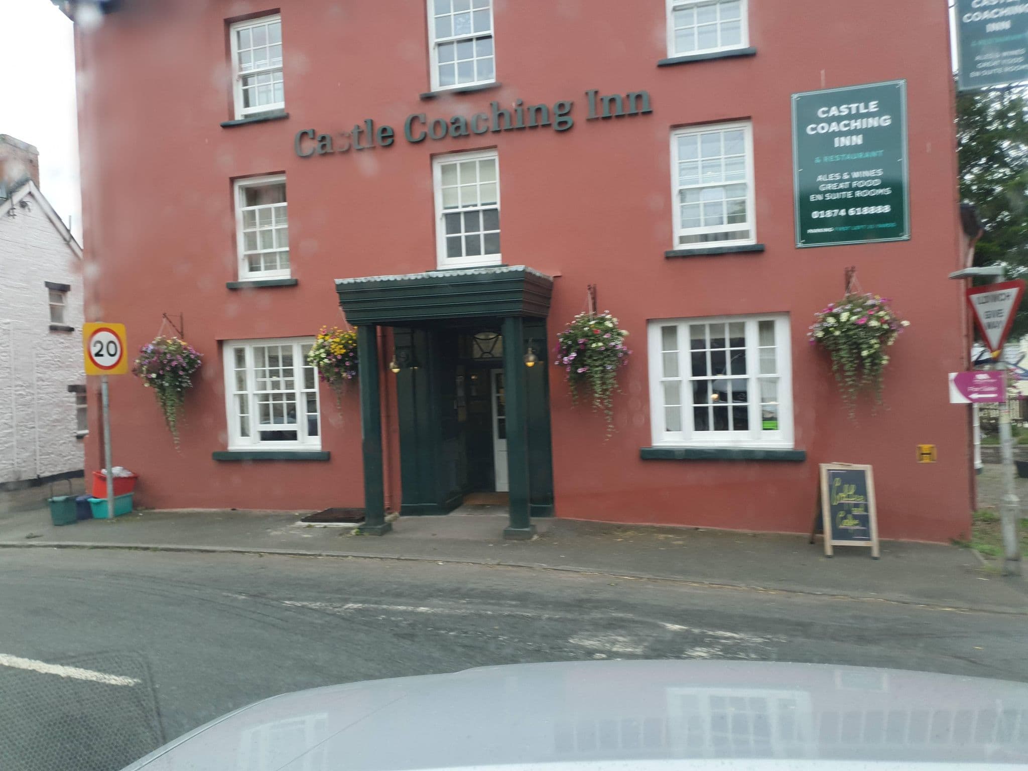 Street view near Castle Coaching Inn, Llandovery — © russmcd (CC BY-SA · Mapillary)