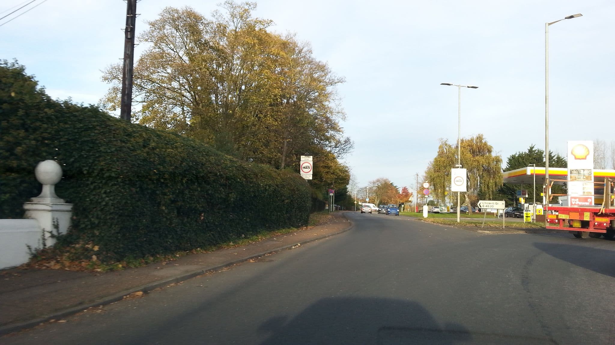 Street view near Mercure Noke Hotel St Albans, Chiswell Green — © adam2 (CC BY-SA · Mapillary)