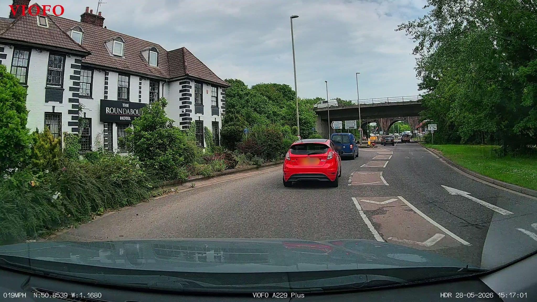 Street view near The Roundabout Hotel, Fareham — © RyanBush (CC BY-SA · Mapillary)