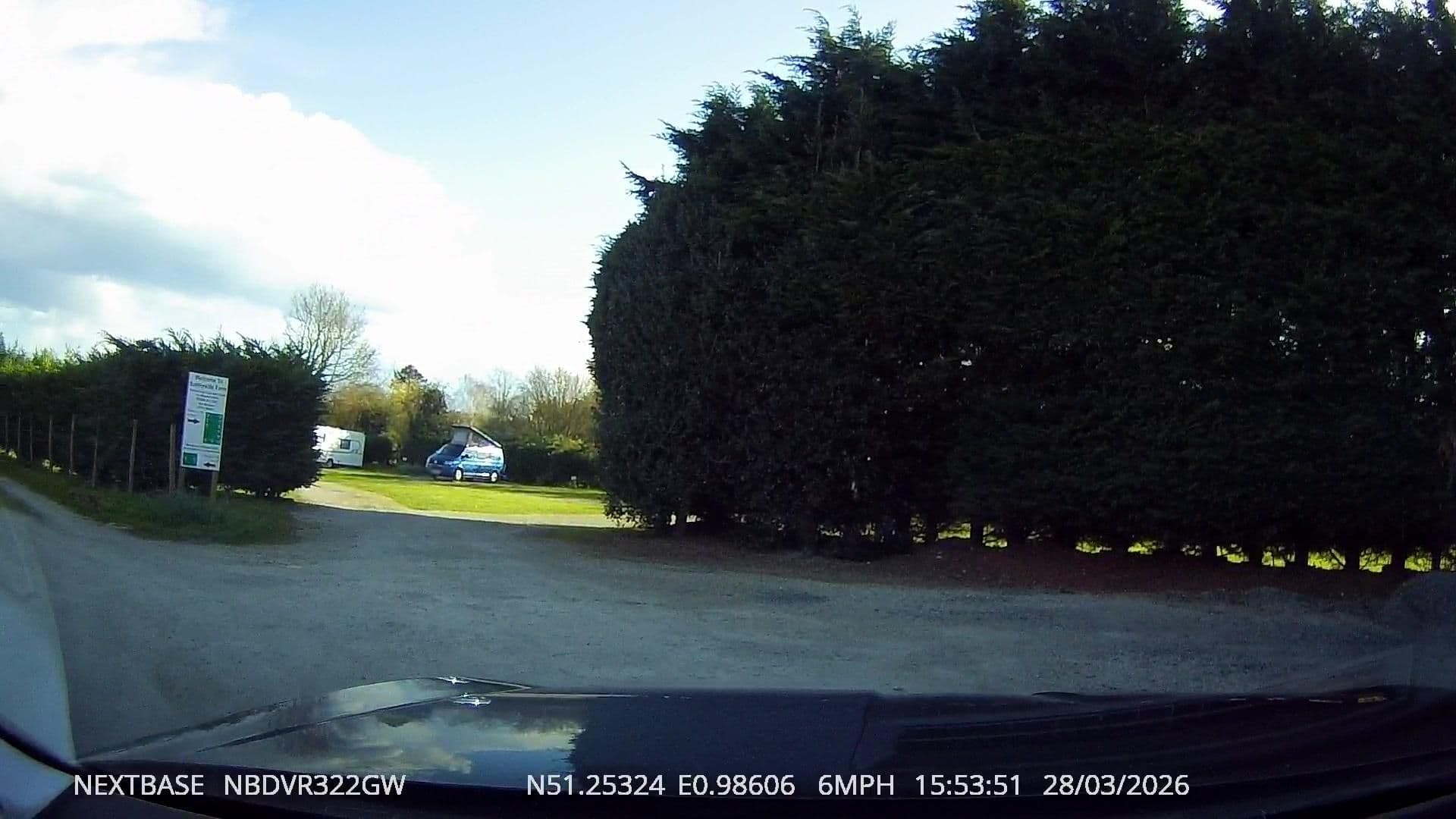 Street view near Sunnyside Farm Caravan Park, Chartham — © tallguy (CC BY-SA · Mapillary)