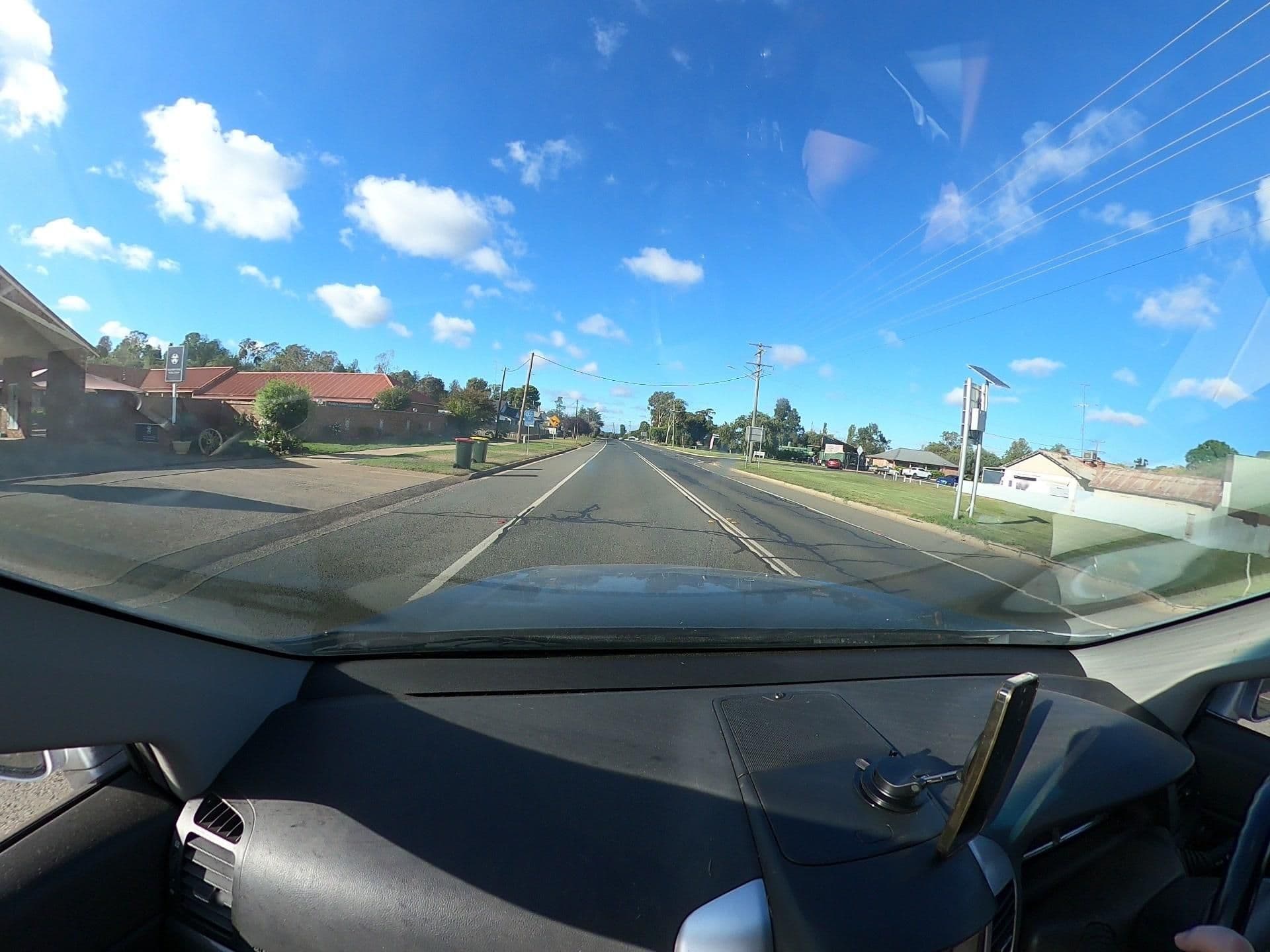 Street view near Bushmans Motor Inn, Parkes — © GridHopper (CC BY-SA · Mapillary)