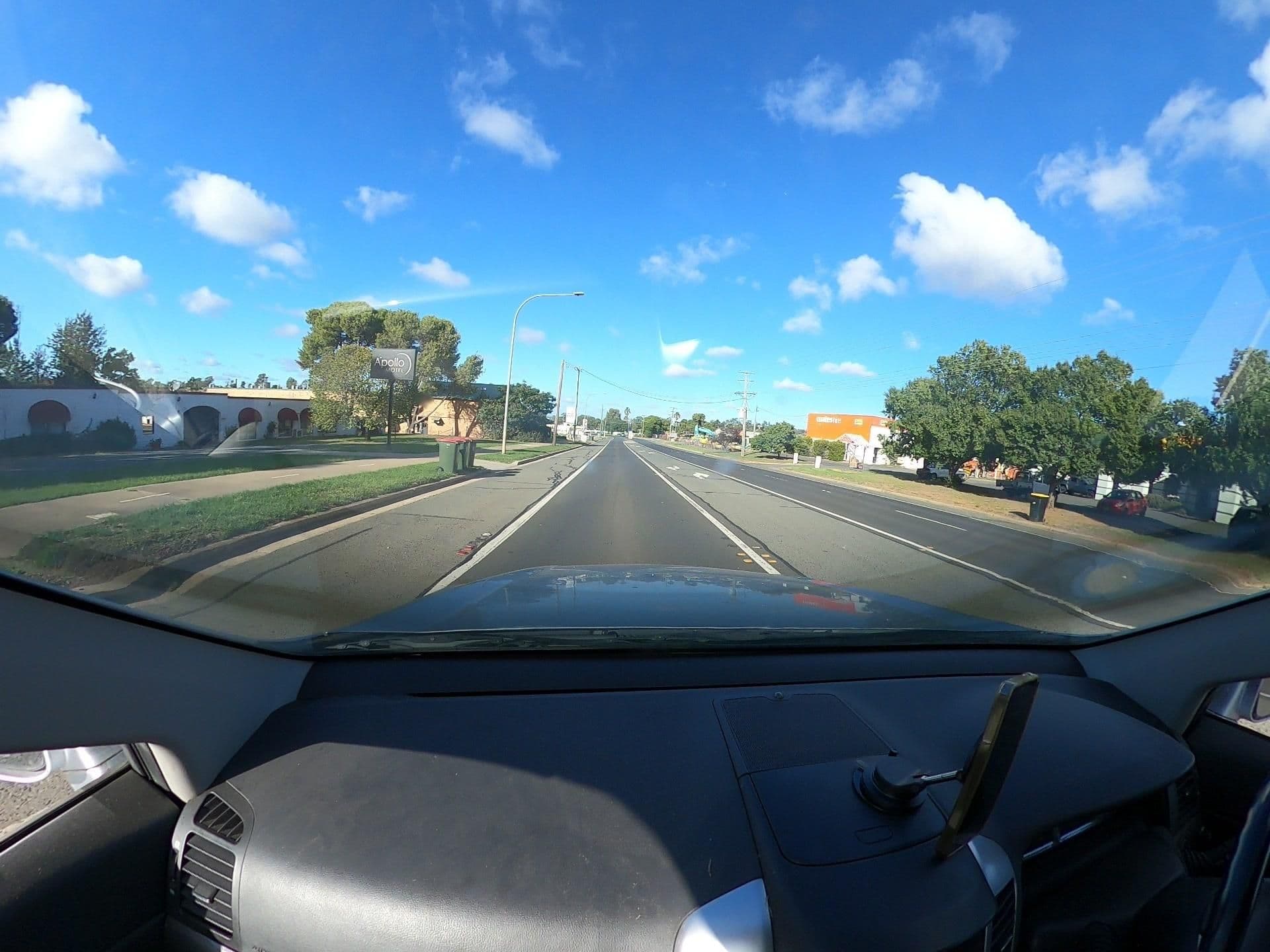 Street view near Apollo Motel Parkes, Parkes — © GridHopper (CC BY-SA · Mapillary)