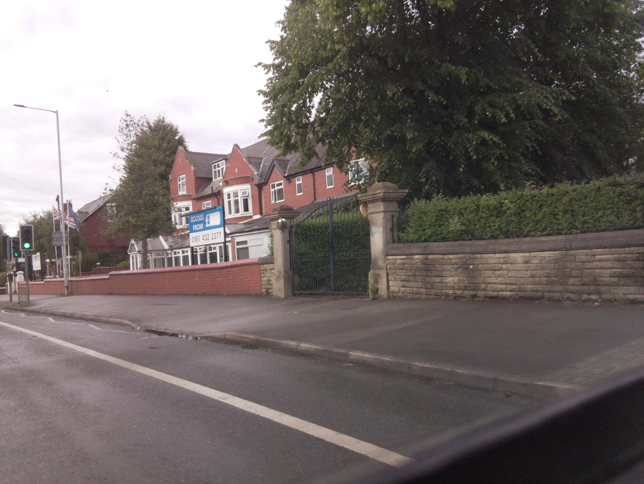 Street view near Trivelles Mayfair, Heaton Chapel — © southglos (CC BY-SA · Mapillary)