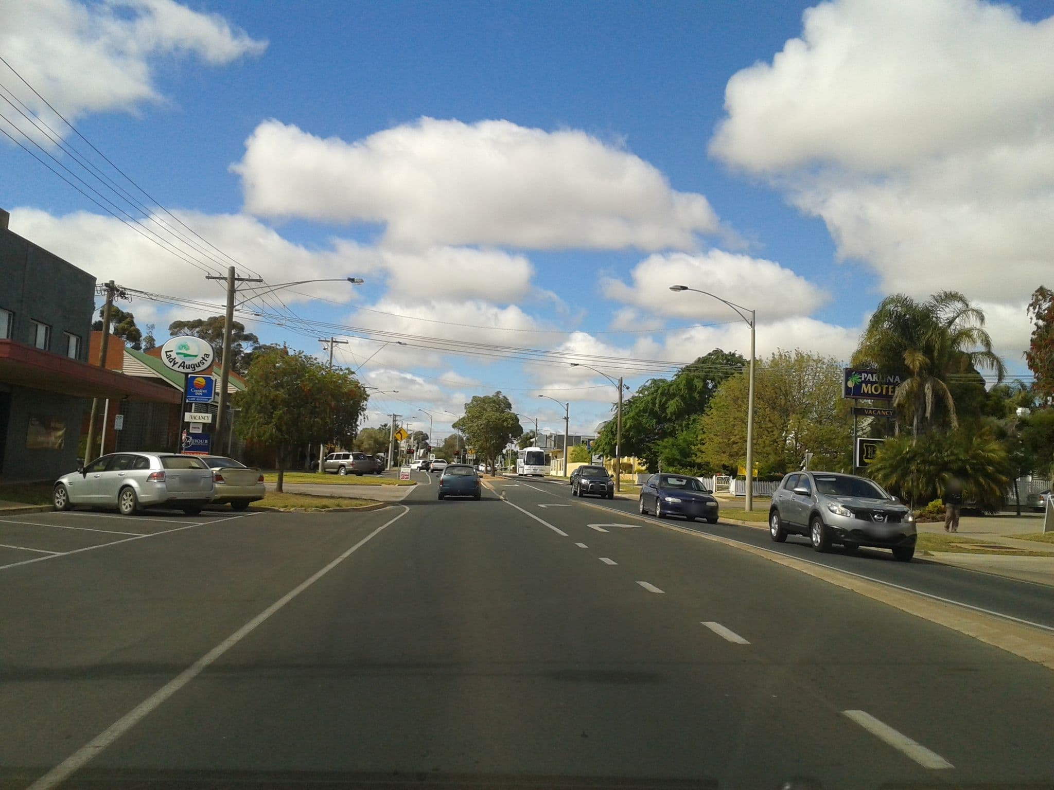 Street view near Burke and Wills Motor Inn, Swan Hill — © rudolfmayer (CC BY-SA · Mapillary)