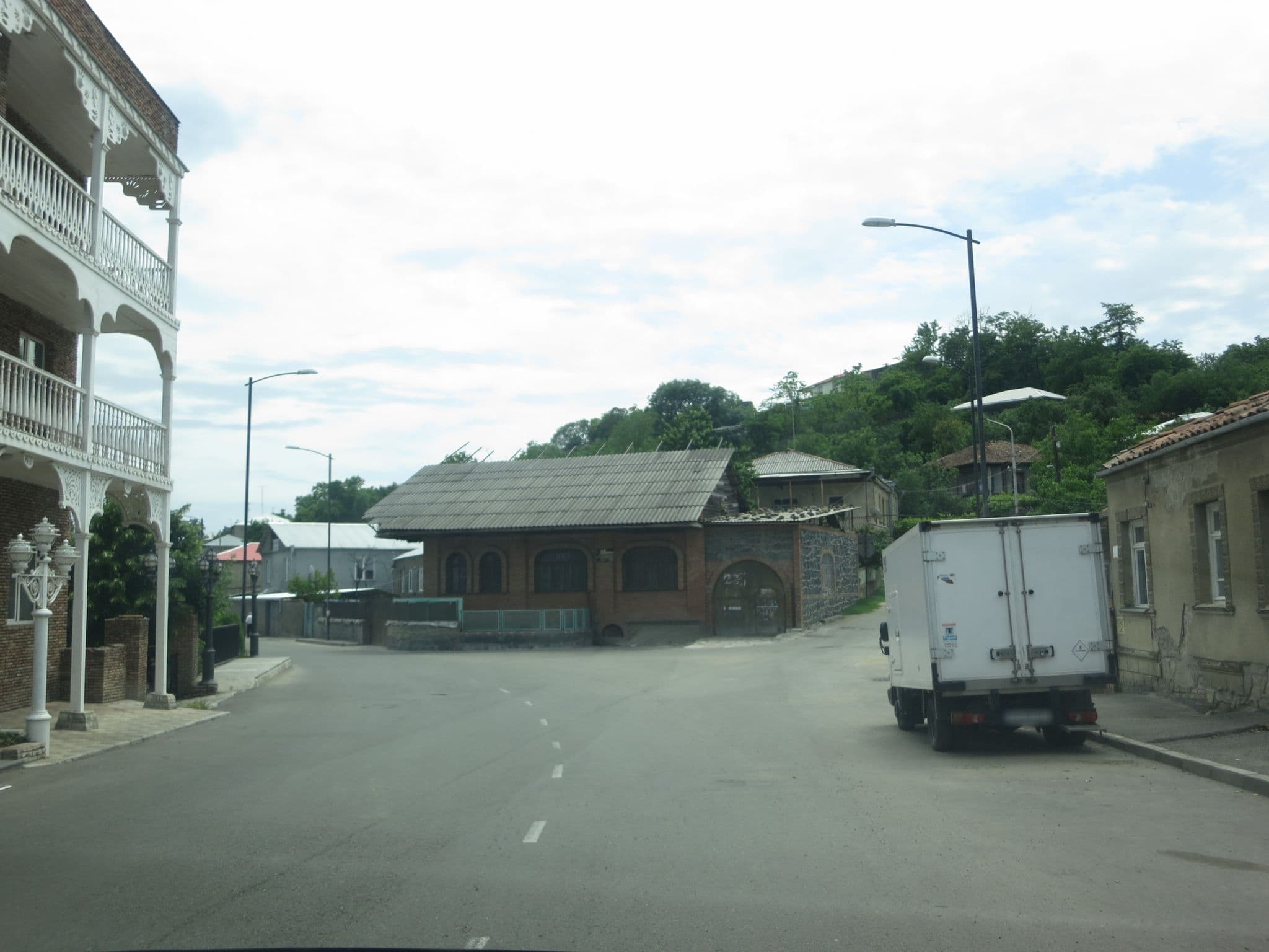 Street view near რჩეული მარანი (Rcheuli Marani), Telavi — © lto (CC BY-SA · Mapillary)