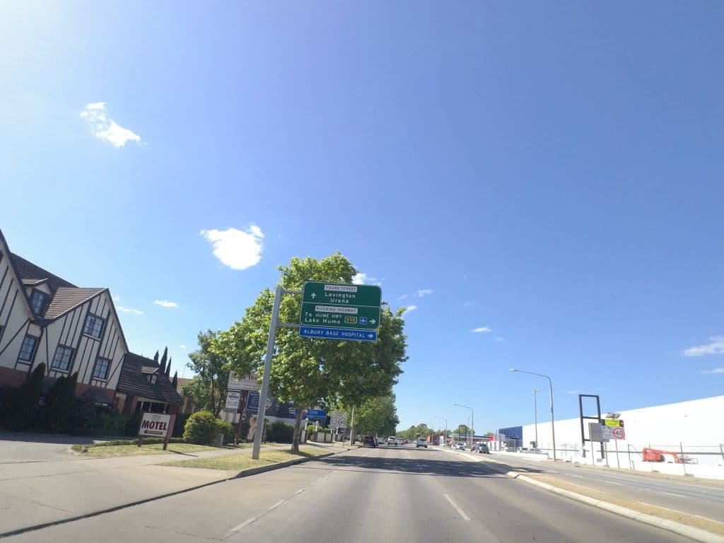 Street view near Albury Manor House, Albury — © mander (CC BY-SA · Mapillary)