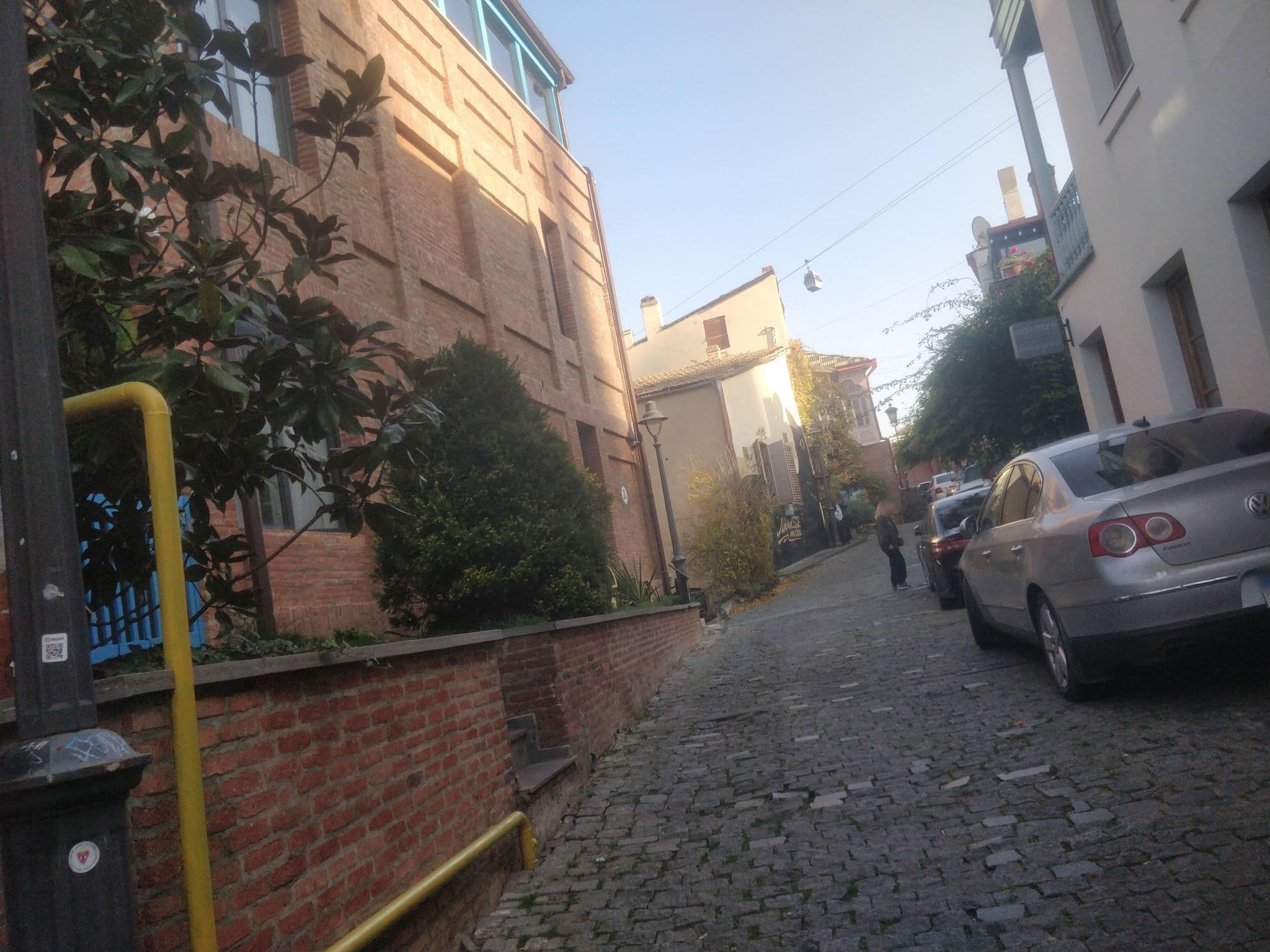 Street view near Hostel Hotel Checkpoint, Tbilisi — © dav23r (CC BY-SA · Mapillary)