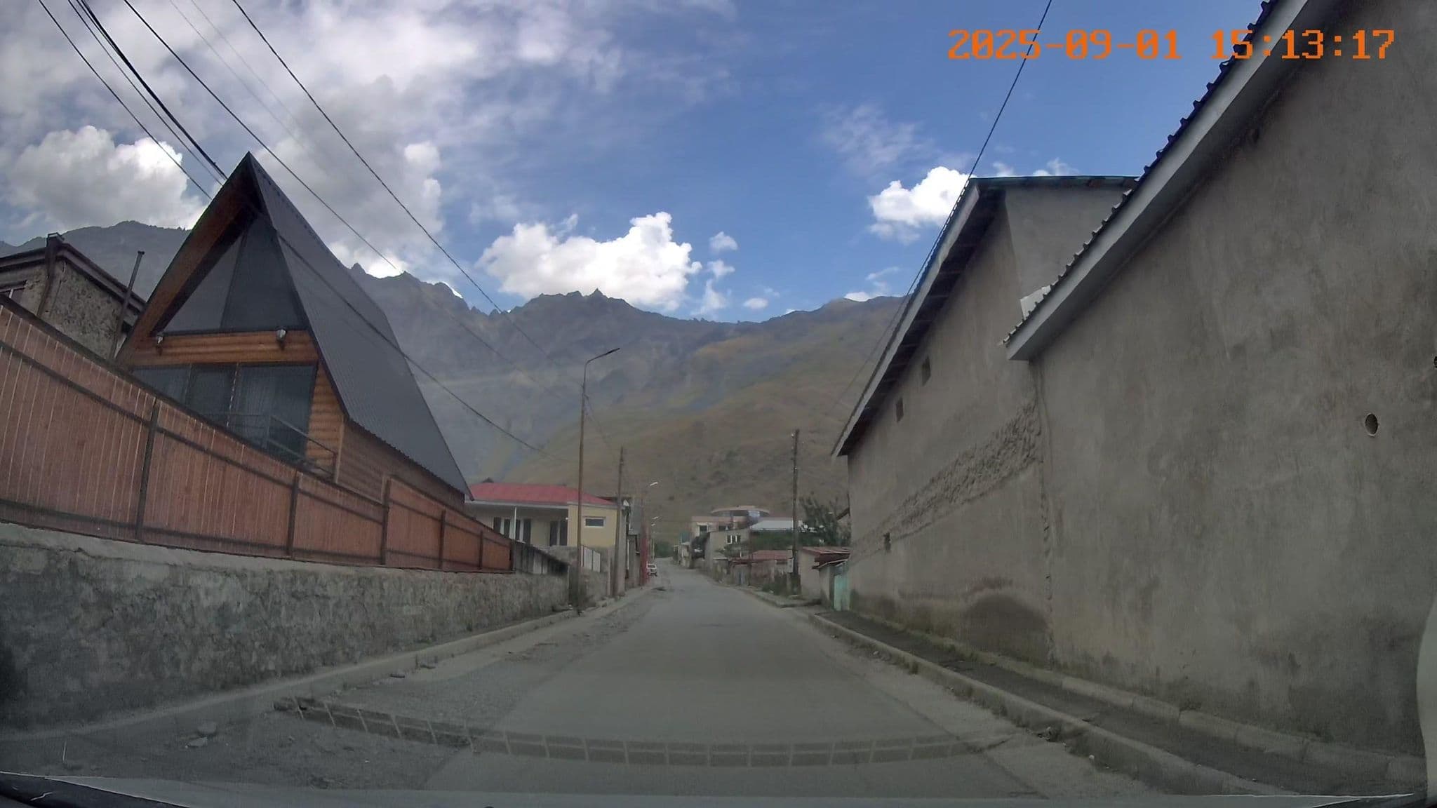 Street view near Khvicha, Stepantsminda — © bdgwl (CC BY-SA · Mapillary)