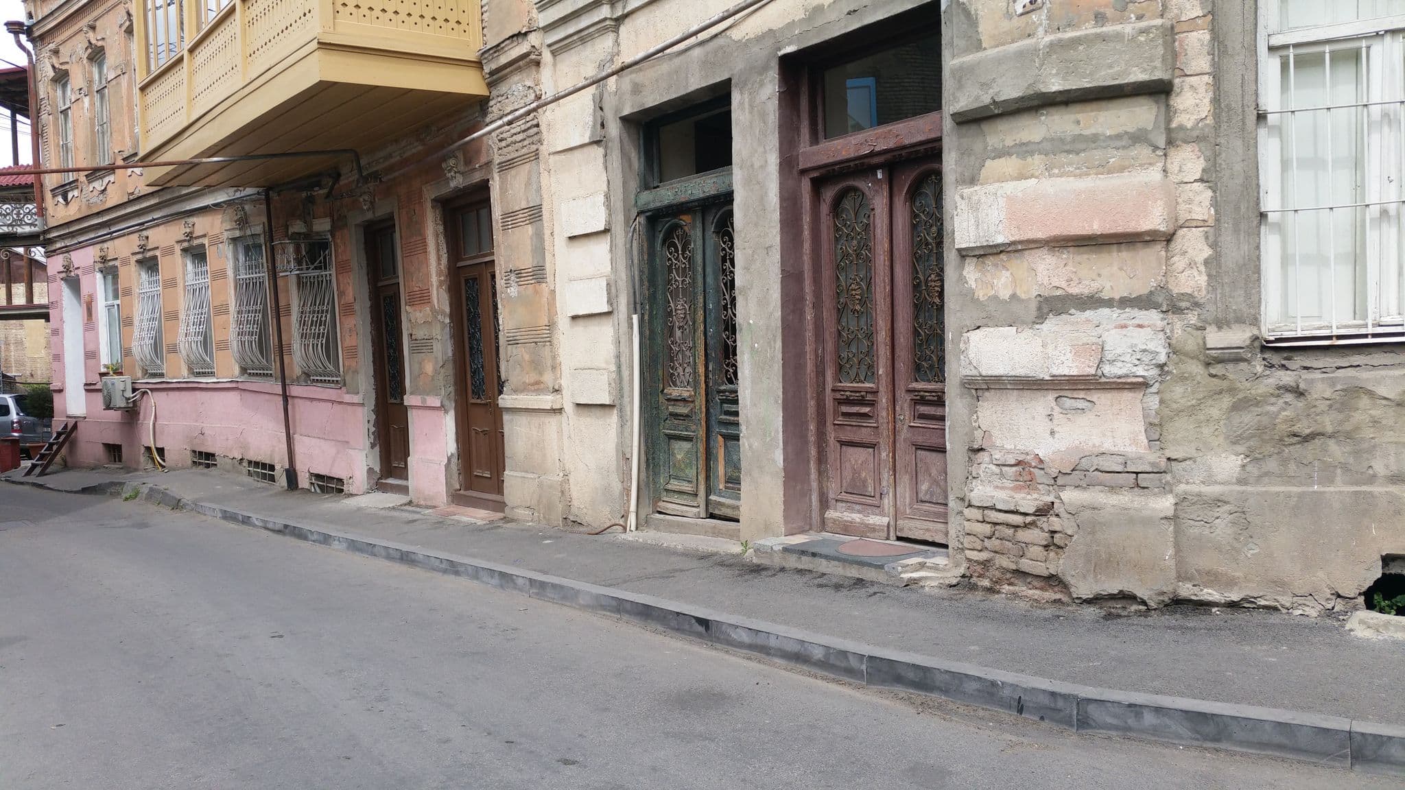 Street view near Dodoshka, Tbilisi