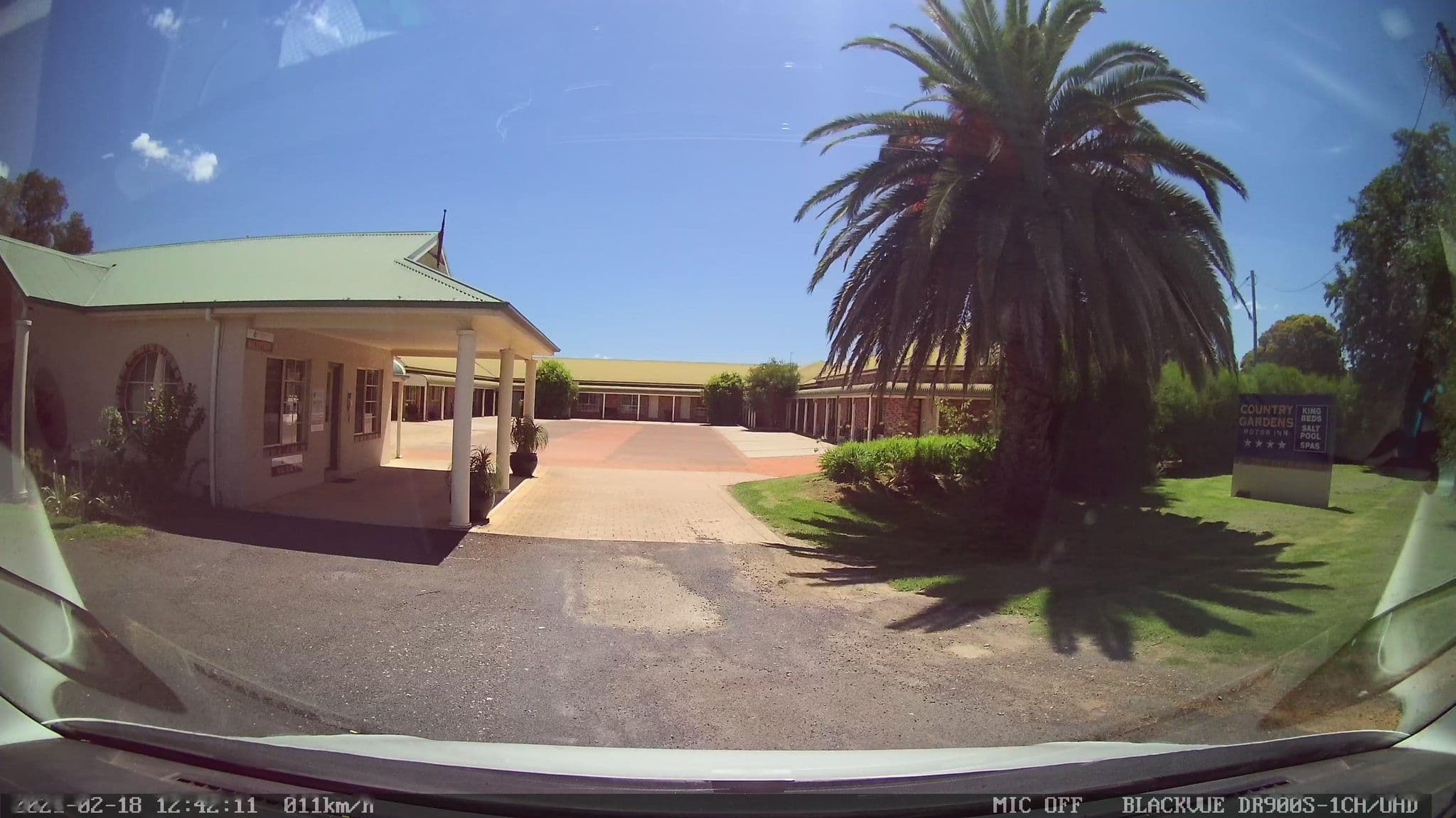 Street view near Country Gardens Motor Inn, Cowra — © bob3bob3 (CC BY-SA · Mapillary)
