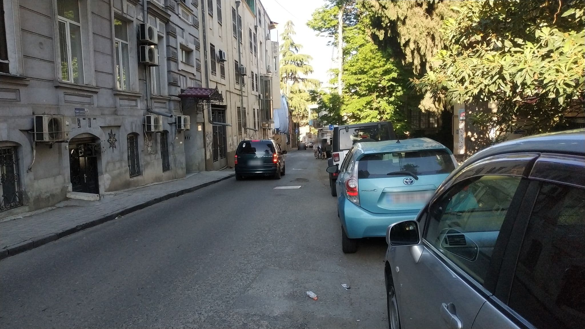 Street view near Cosy Koala Hostel, Okroq’ana — © sarurnreya (CC BY-SA · Mapillary)
