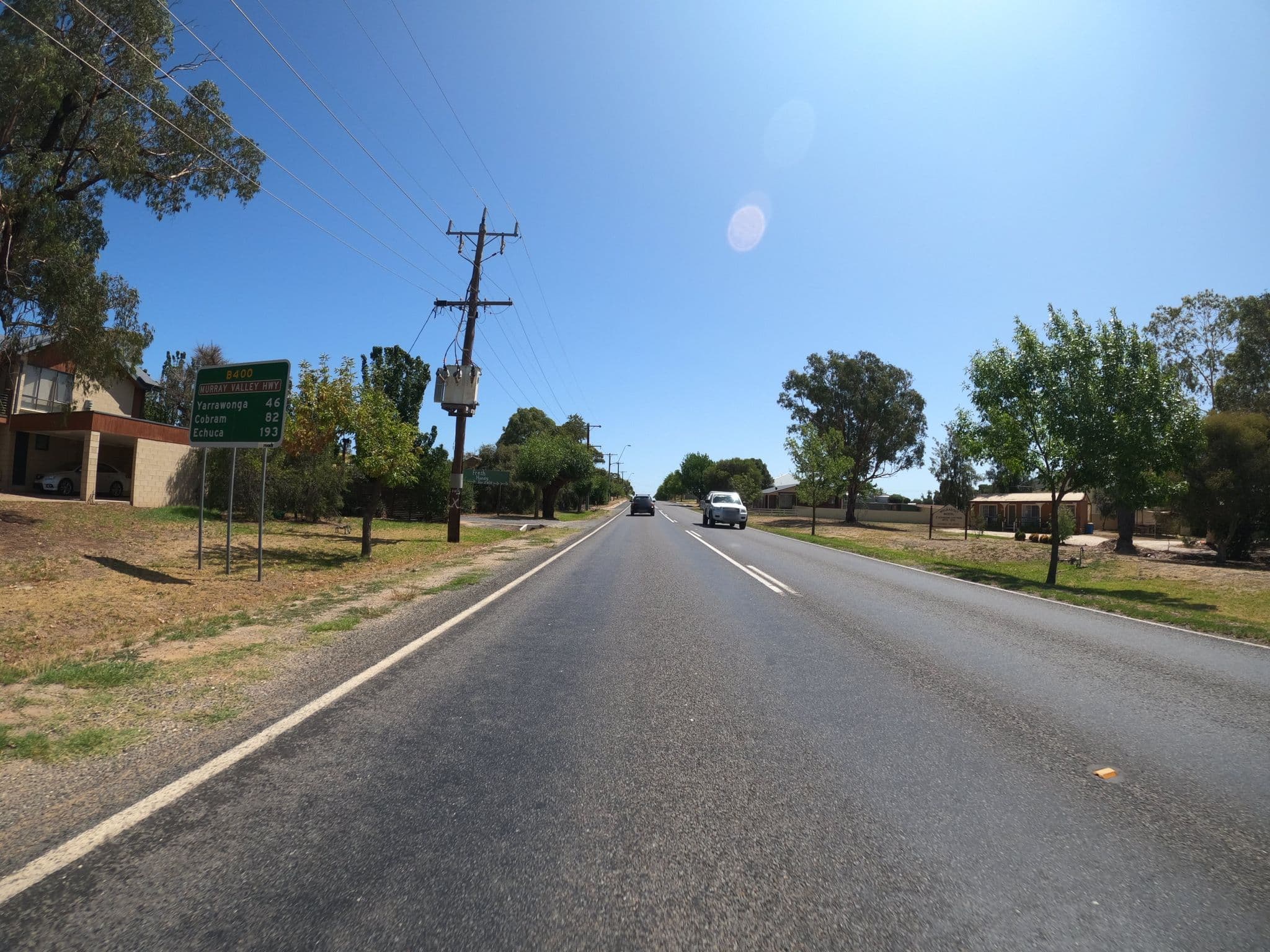 Street view near Private Accomodation (was Walkabout Motel), Rutherglen — © r33za (CC BY-SA · Mapillary)