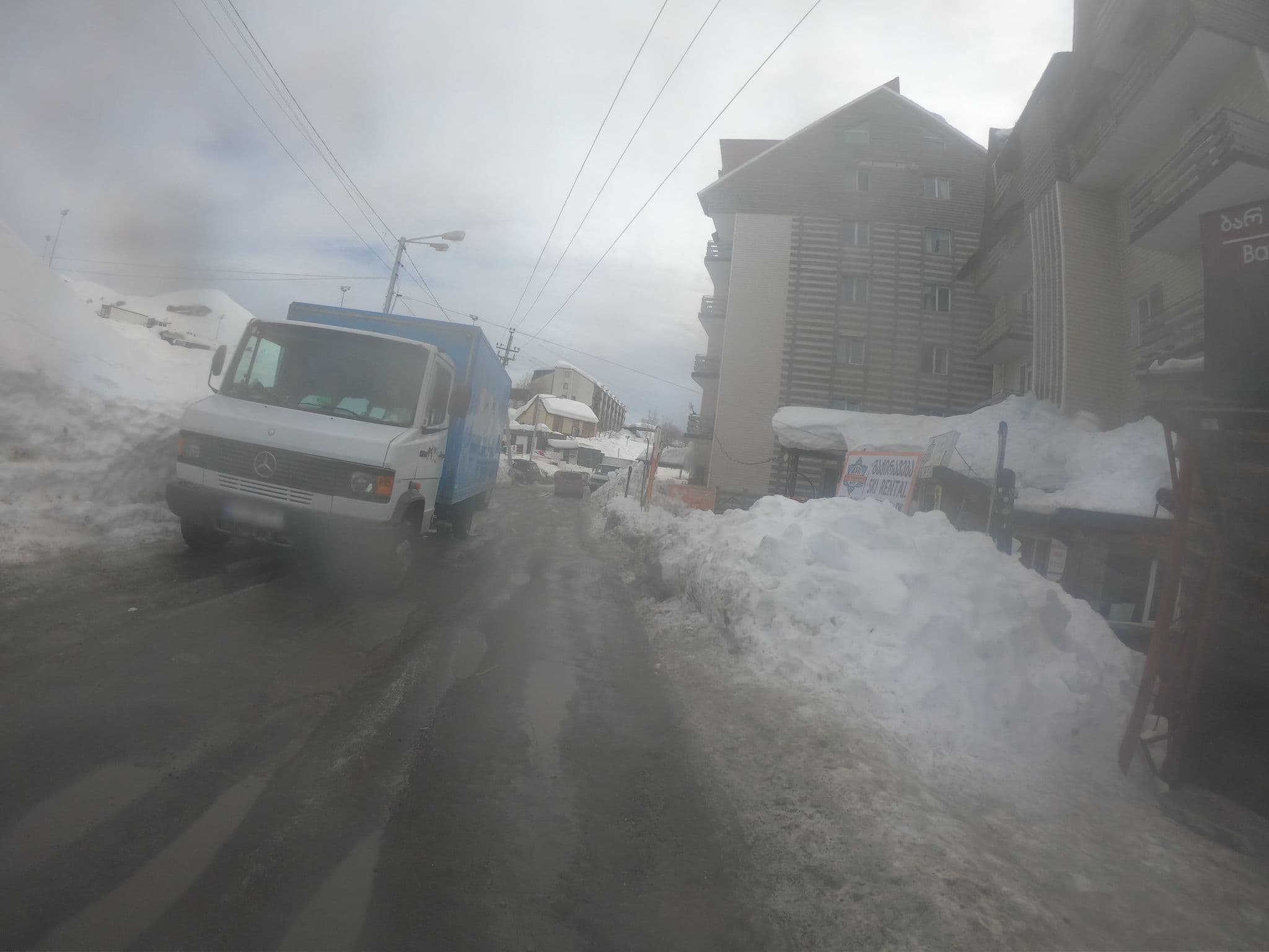 Street view near Coop Gudauri 2004 II, Gudauri — © eneerhut (CC BY-SA · Mapillary)