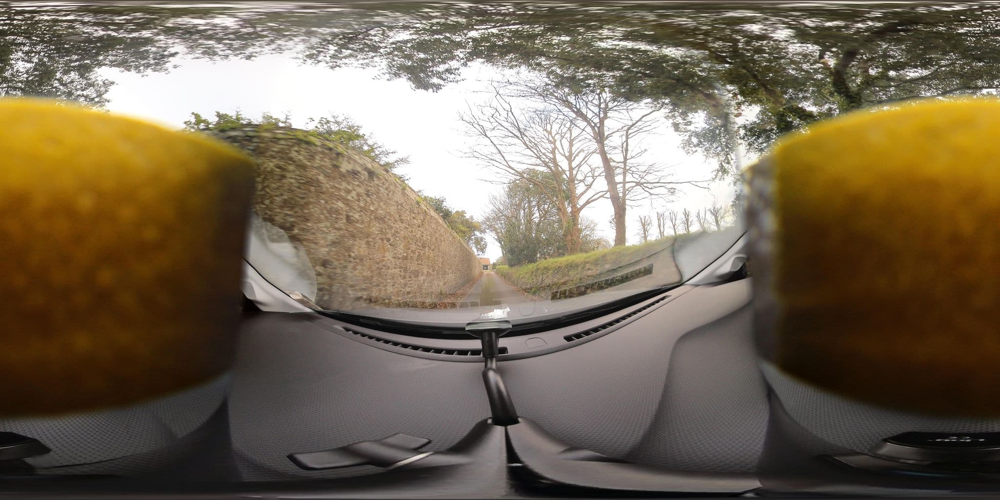 Street view near Les Buttes Holiday Cottages, Forest Parish — © romanbilinsky (CC BY-SA · Mapillary)
