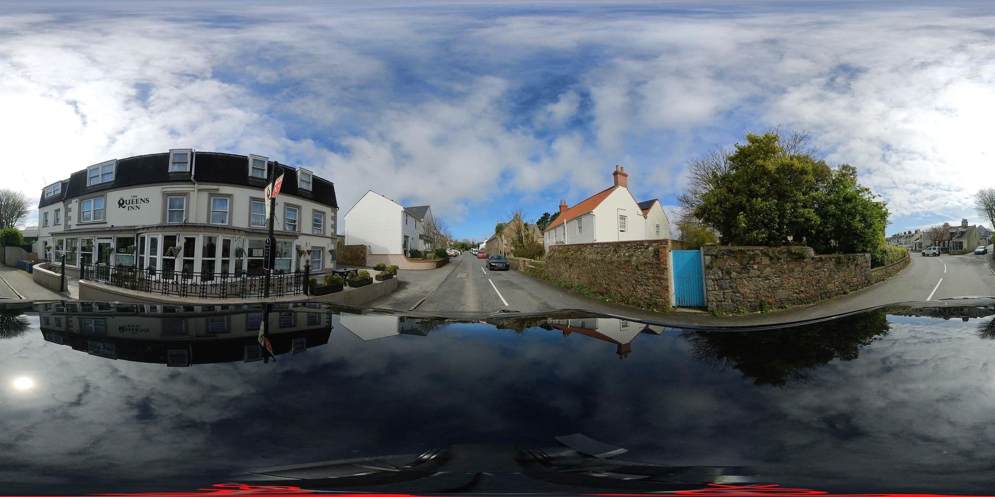 Street view near The Queen's Inn, Saint Peter Port — © FiftyPence (CC BY-SA · Mapillary)