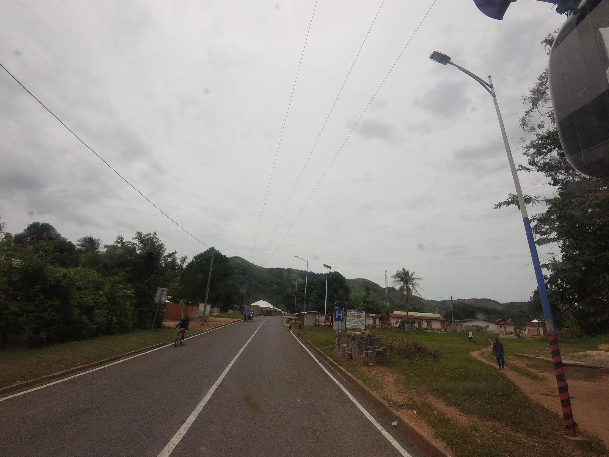 Street view near Water Heights Hotel & Restaurant, Hohoe — © cmenttor (CC BY-SA · Mapillary)