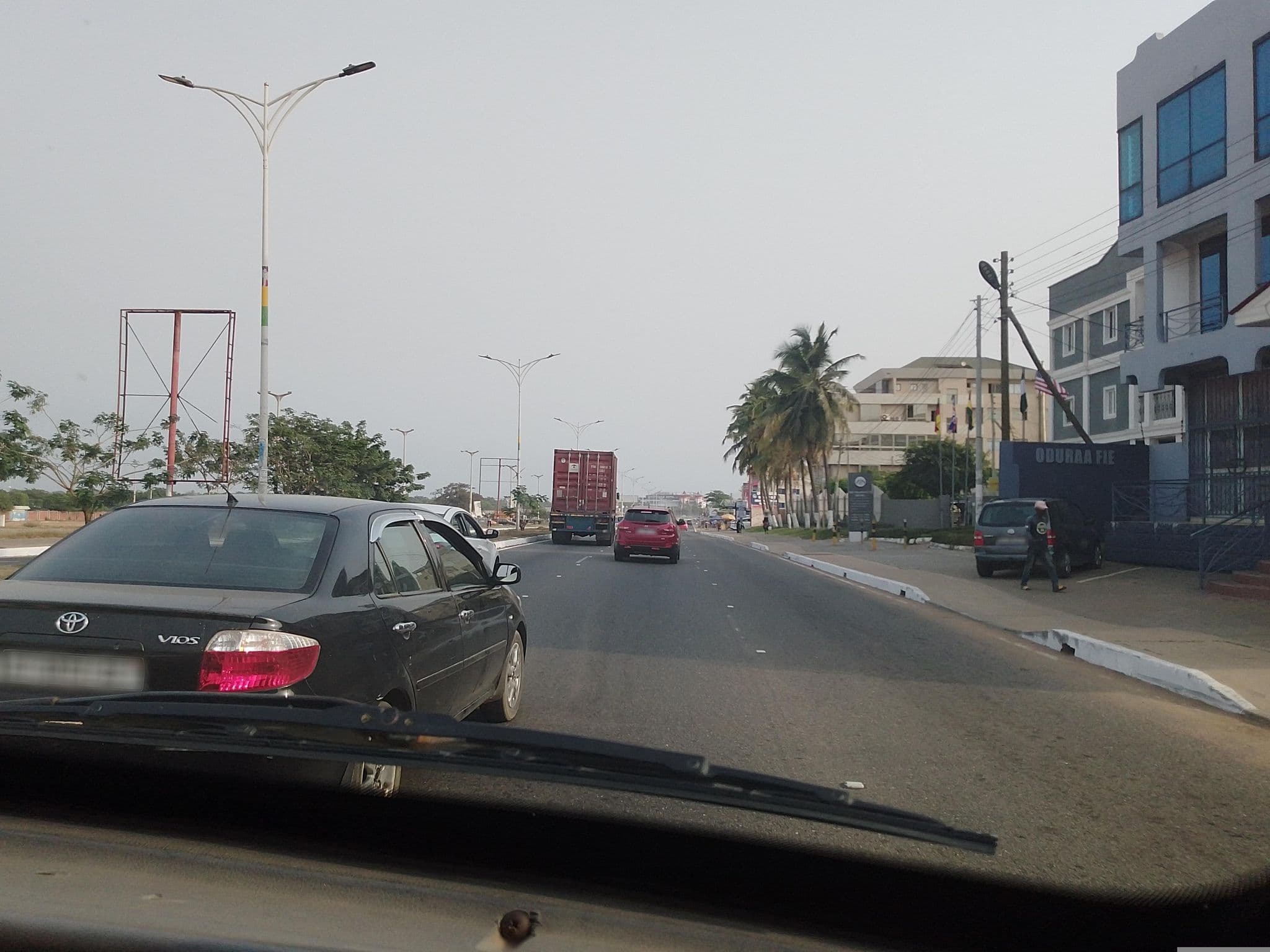 Street view near His Majesty's Hotel, Osu — © cmenttor (CC BY-SA · Mapillary)