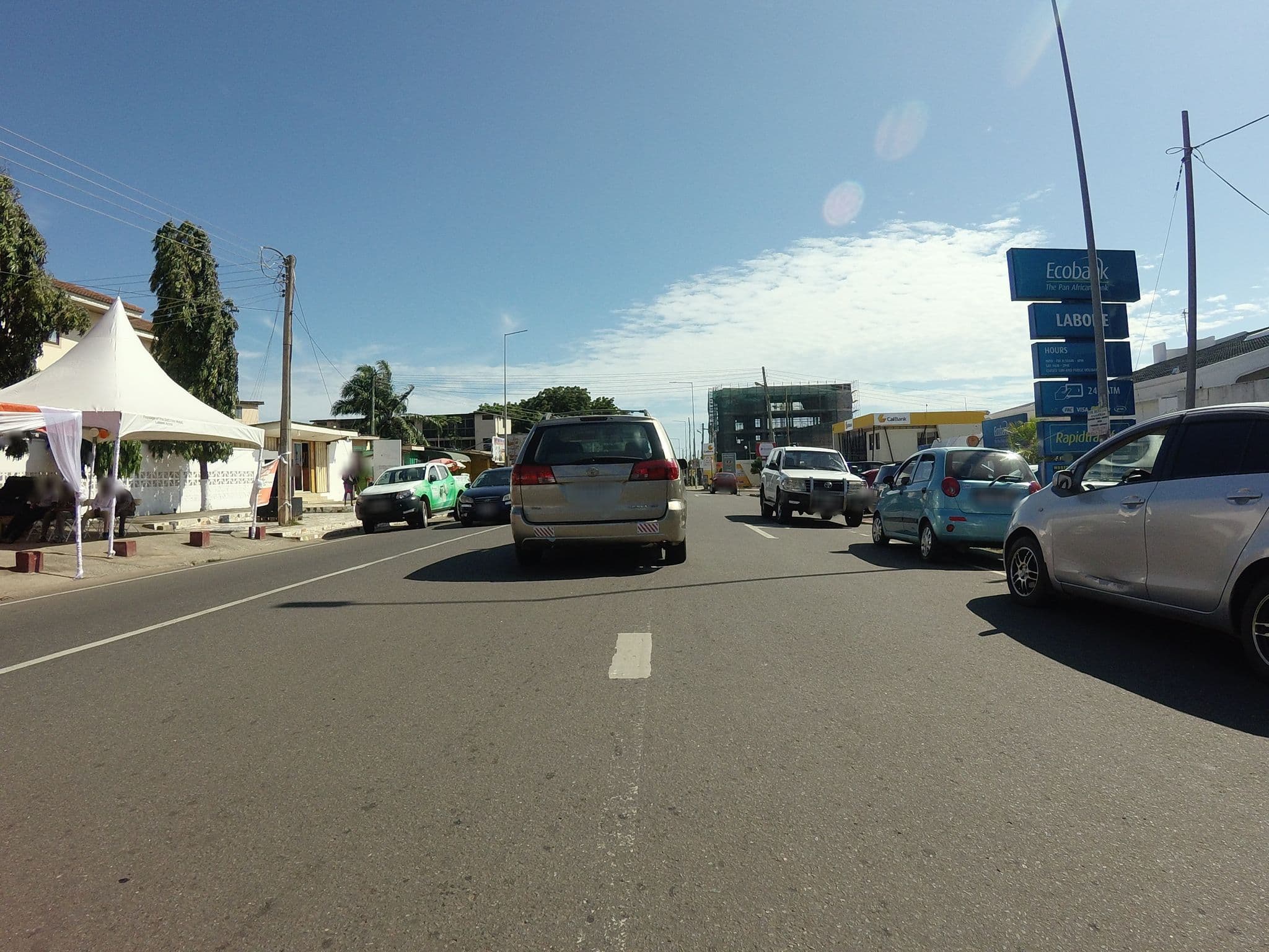 Street view near Dot's Inn, Osu — © mawutor (CC BY-SA · Mapillary)