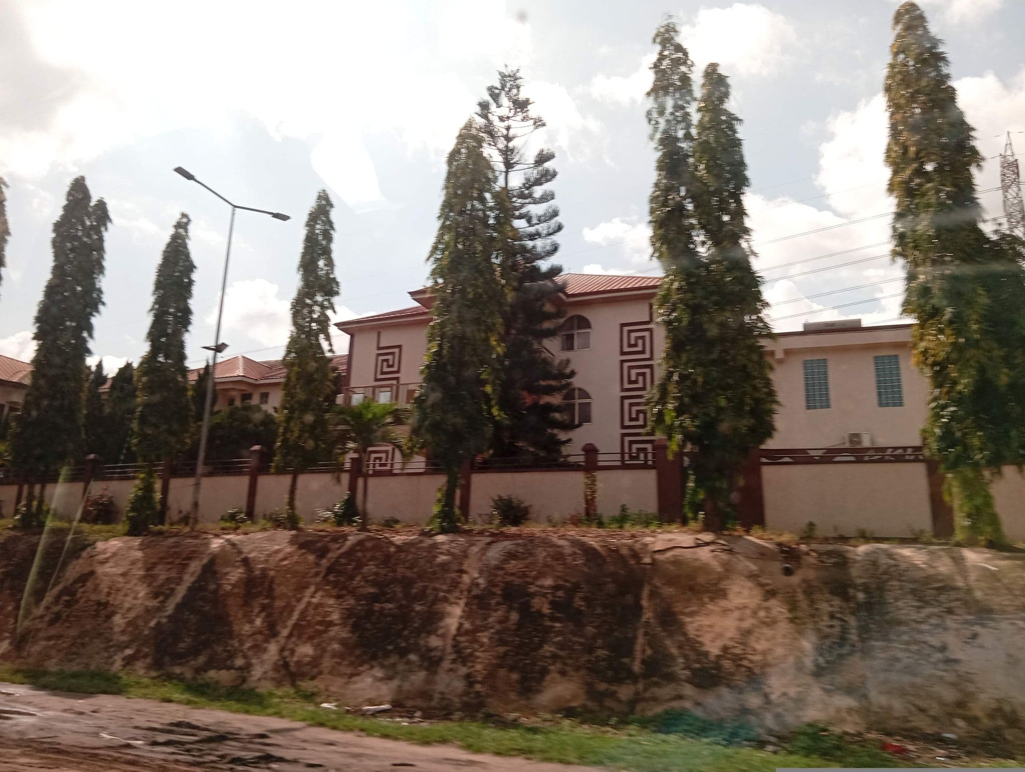 Street view near Anita Hotel, Effiduase — © cmenttor (CC BY-SA · Mapillary)