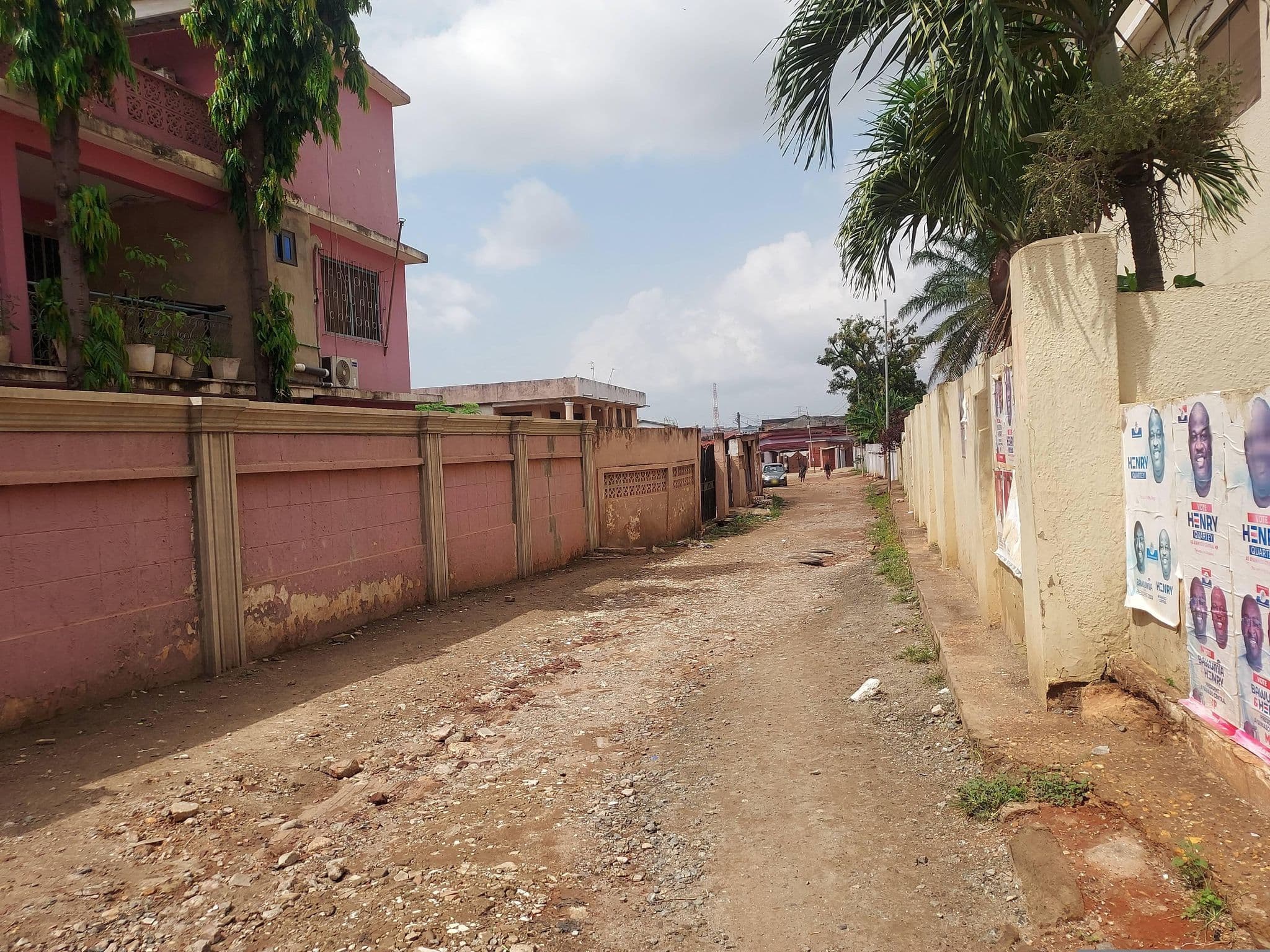 Street view near Jenos Hotel, Accra — © Berchiepratt03 (CC BY-SA · Mapillary)
