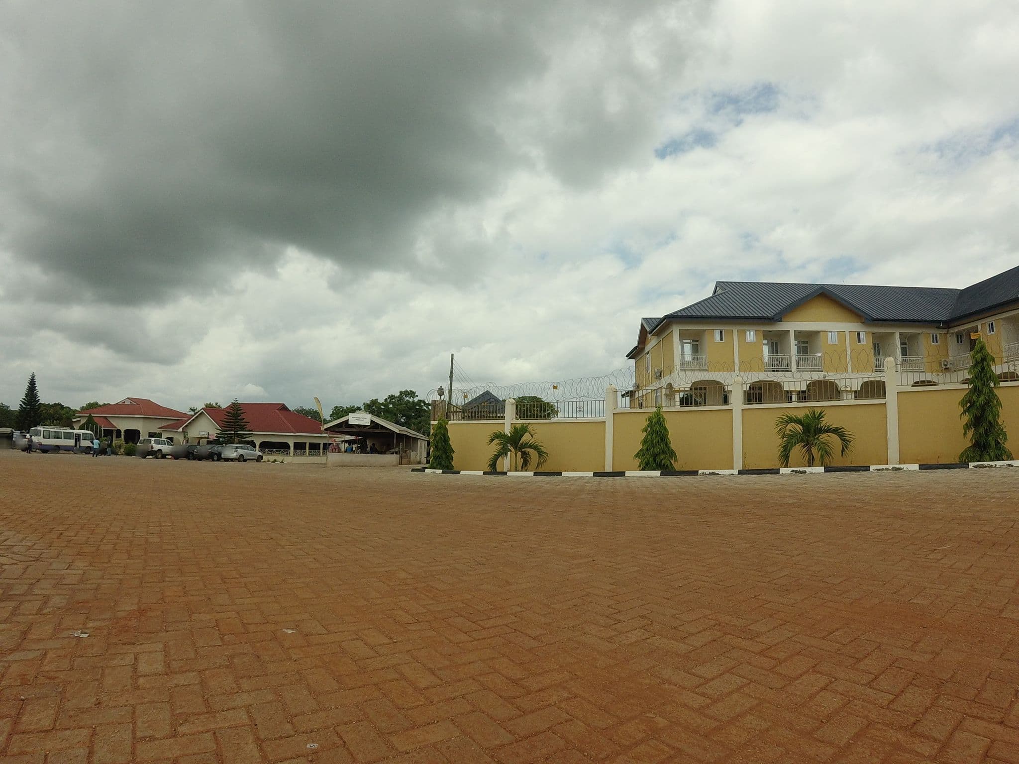 Street view near Falls Palace Hotel, Kintampo — © teyvi_angela (CC BY-SA · Mapillary)