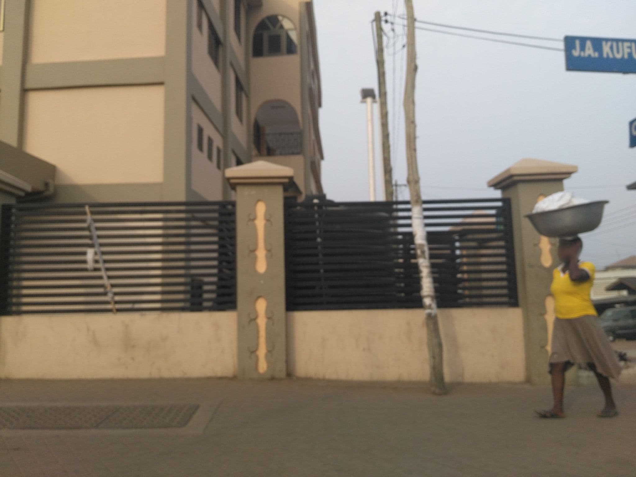 Street view near Yas Hotel, Accra — © ralebipim (CC BY-SA · Mapillary)
