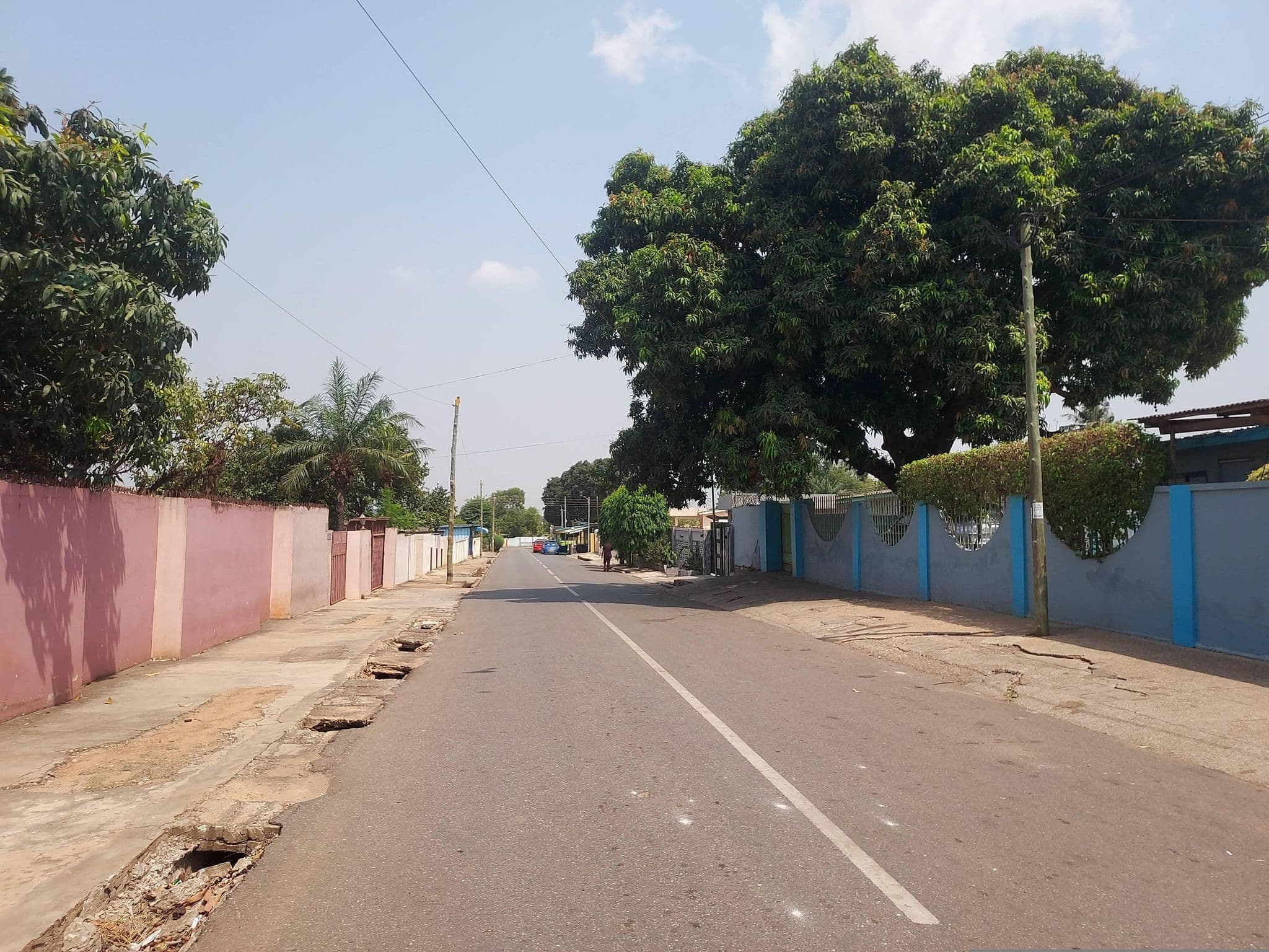 Street view near Hotel Adodo, Awoshi — © Berchiepratt03 (CC BY-SA · Mapillary)