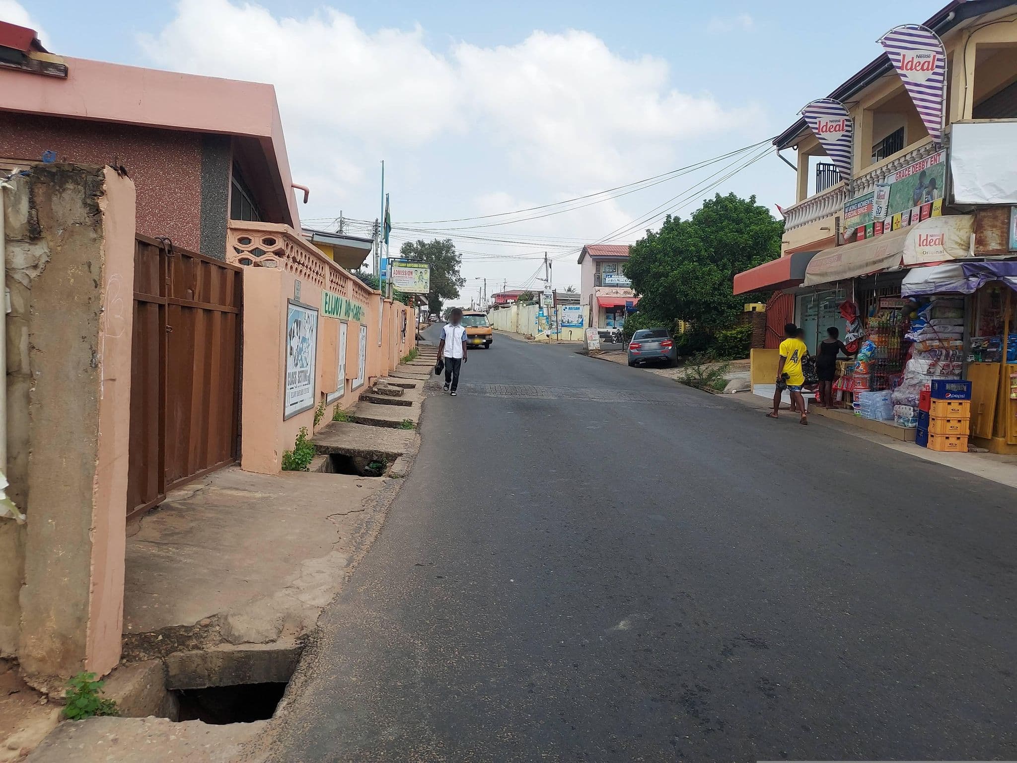 Street view near Eureka Hotel Limited, New Achimota — © Berchiepratt03 (CC BY-SA · Mapillary)