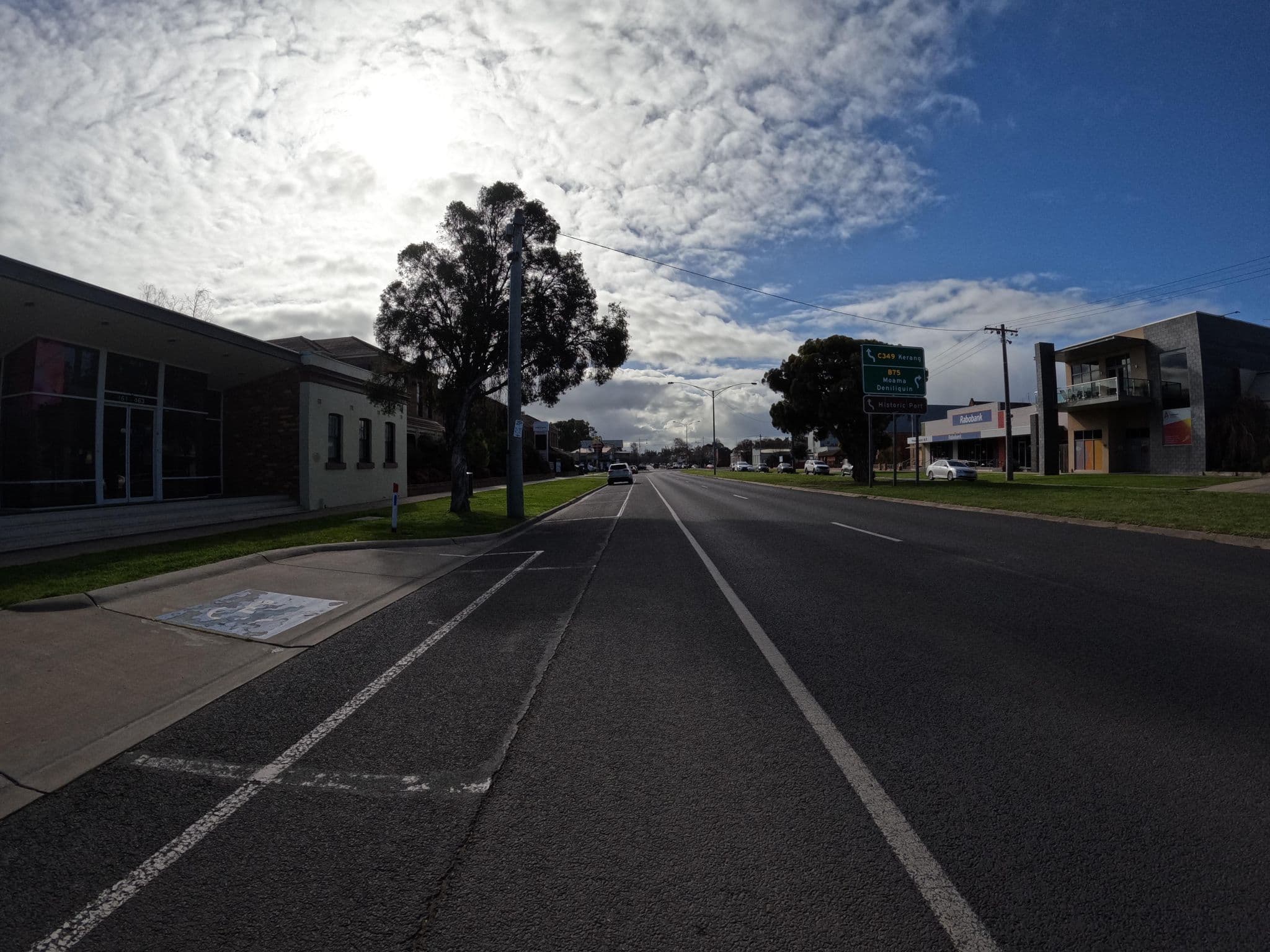 Street view near Riverboat Lodge Motor Inn, Echuca — © skillsy (CC BY-SA · Mapillary)