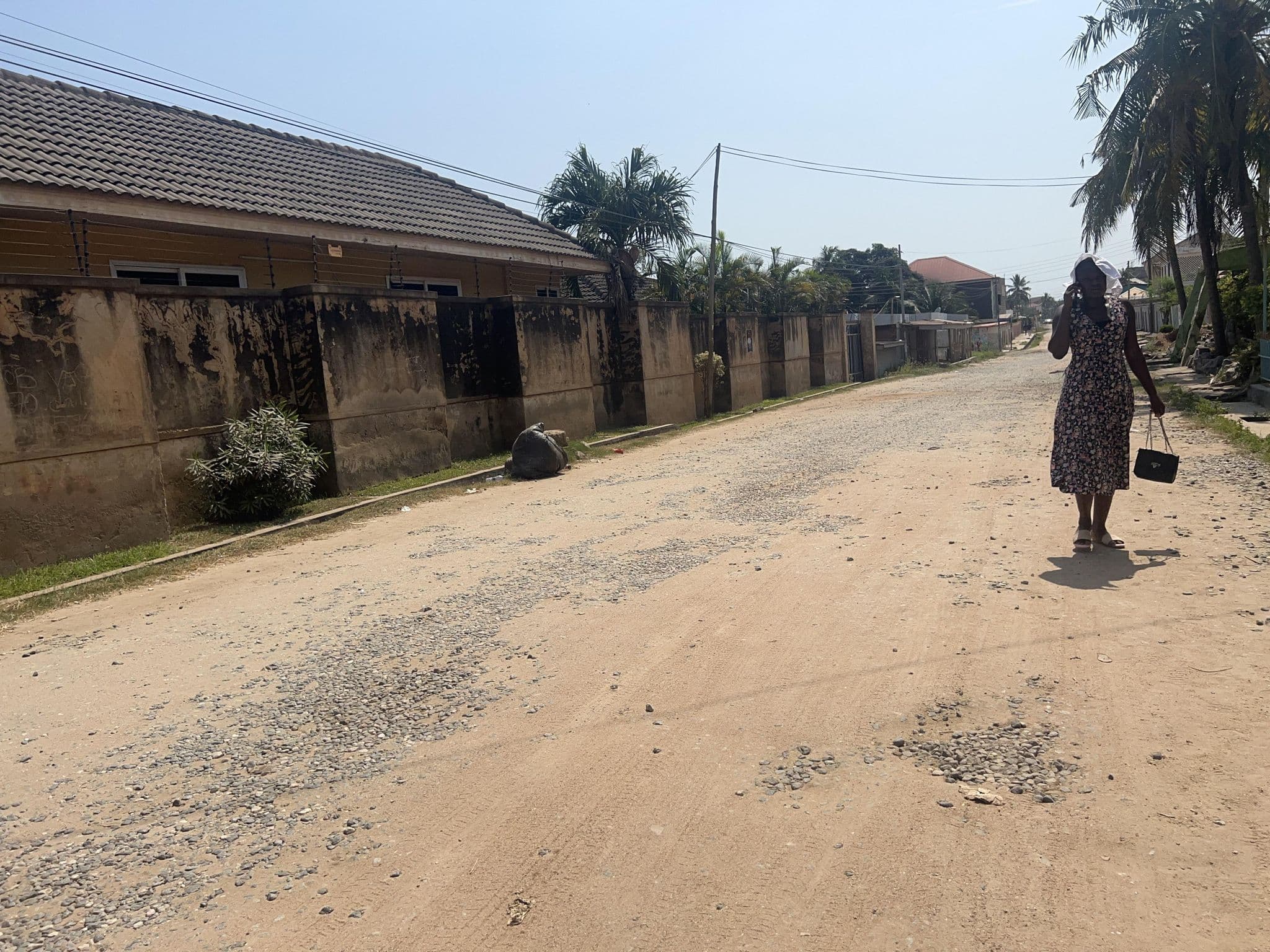 Street view near Yama Plaza, New Achimota — © Nhyira24 (CC BY-SA · Mapillary)