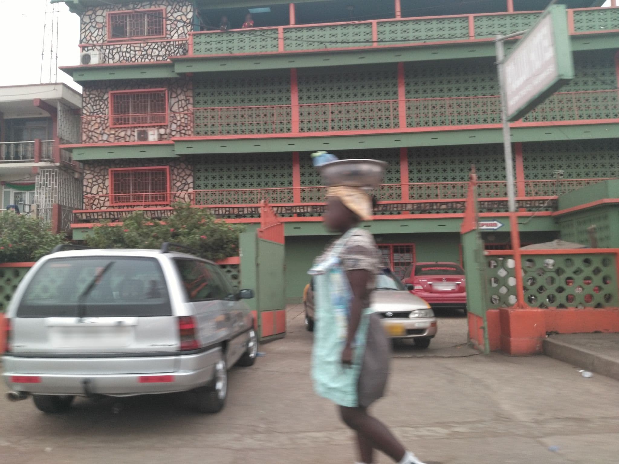 Street view near Pollux Hotel, New Tafo — © ralebipim (CC BY-SA · Mapillary)