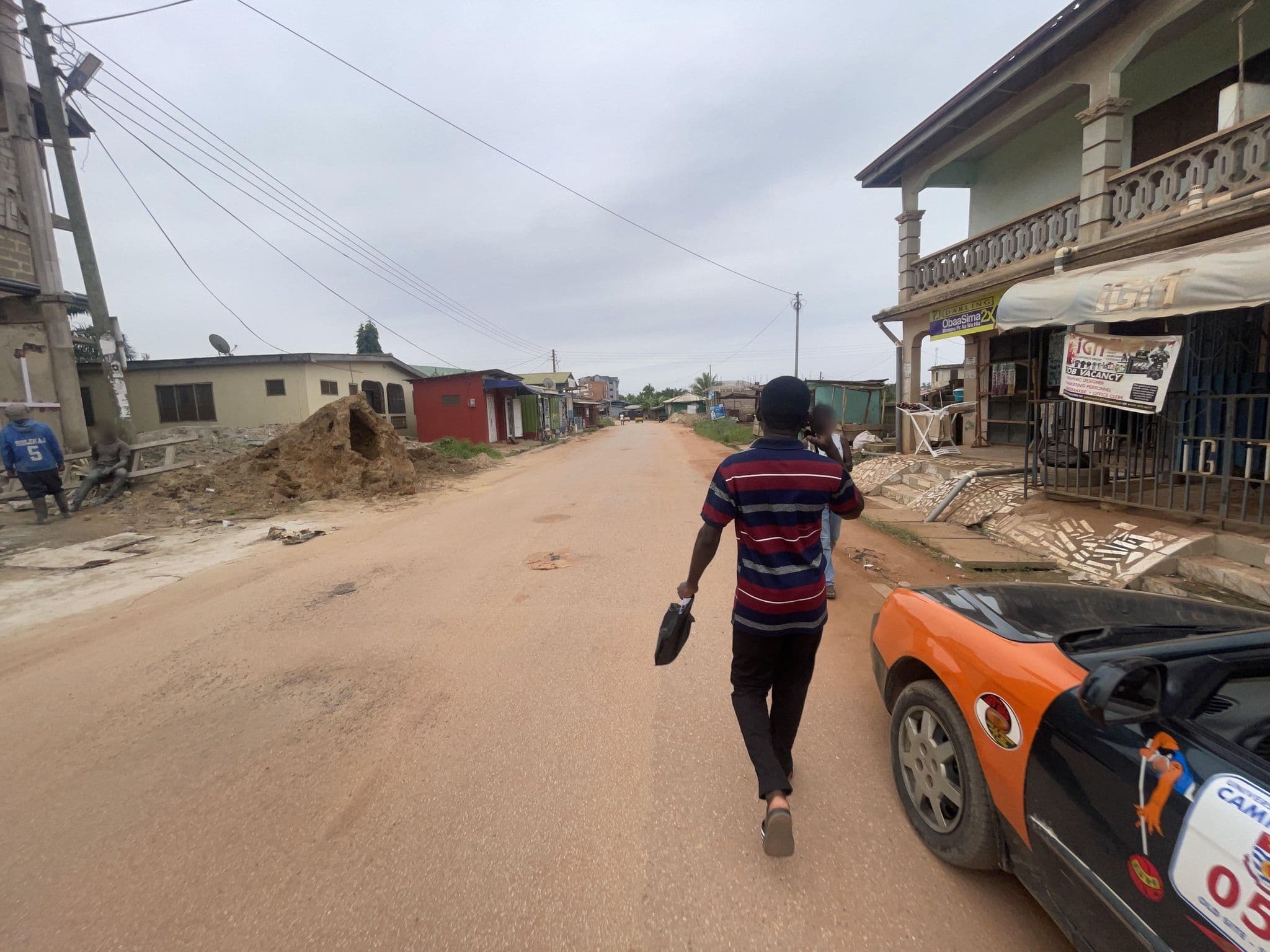Street view near Kyerewa Villa, Cape Coast