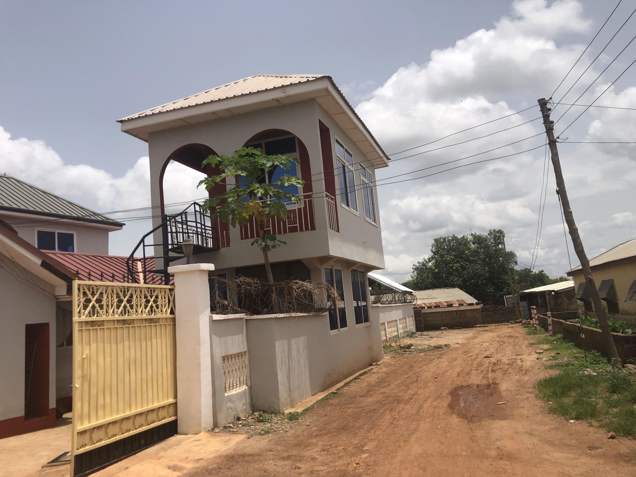Street view near Pongopu Guest House, Navrongo — © mulibi_taden-98 (CC BY-SA · Mapillary)