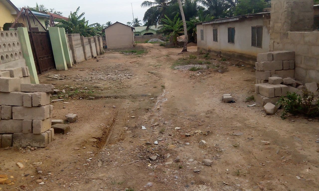 Street view near Doris- Ewurama Memorial, Winneba — © holysaint (CC BY-SA · Mapillary)
