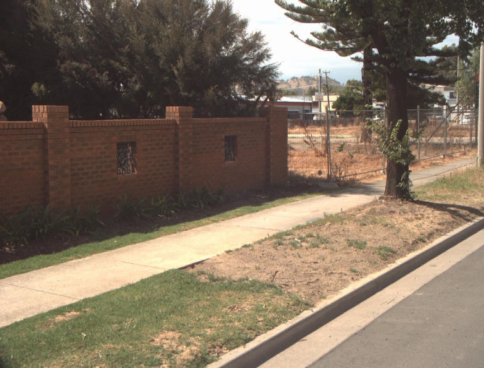 Street view near Albury Paddlesteamer, South Albury — © vicroads (CC BY-SA · Mapillary)