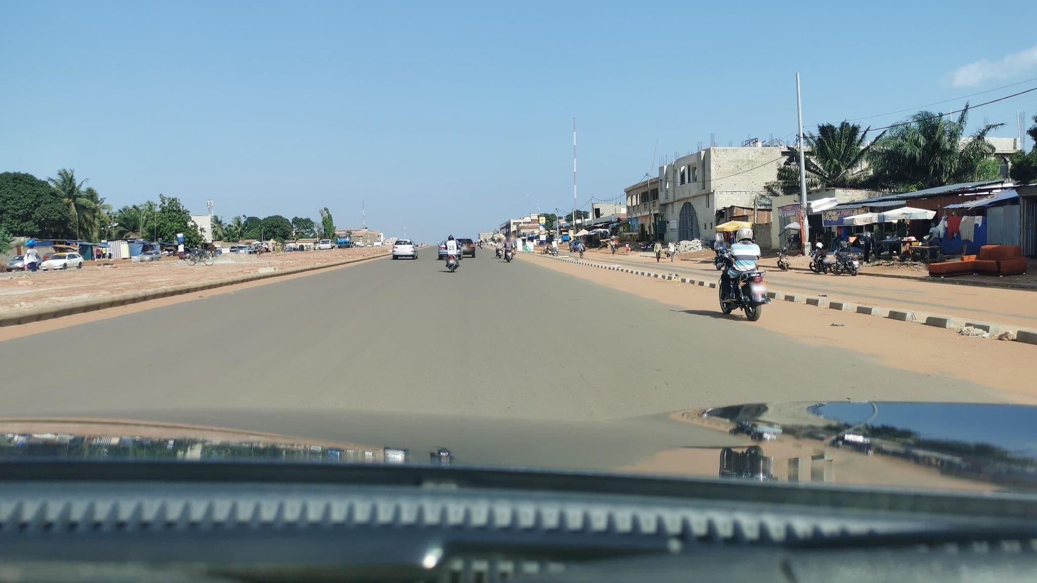 Street view near Hôtel Nord-Sud, Aflao — © MaevaveaM (CC BY-SA · Mapillary)