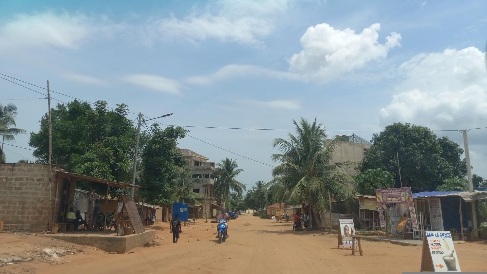 Street view near AMATI HOUSE, Aflao — © agecet (CC BY-SA · Mapillary)