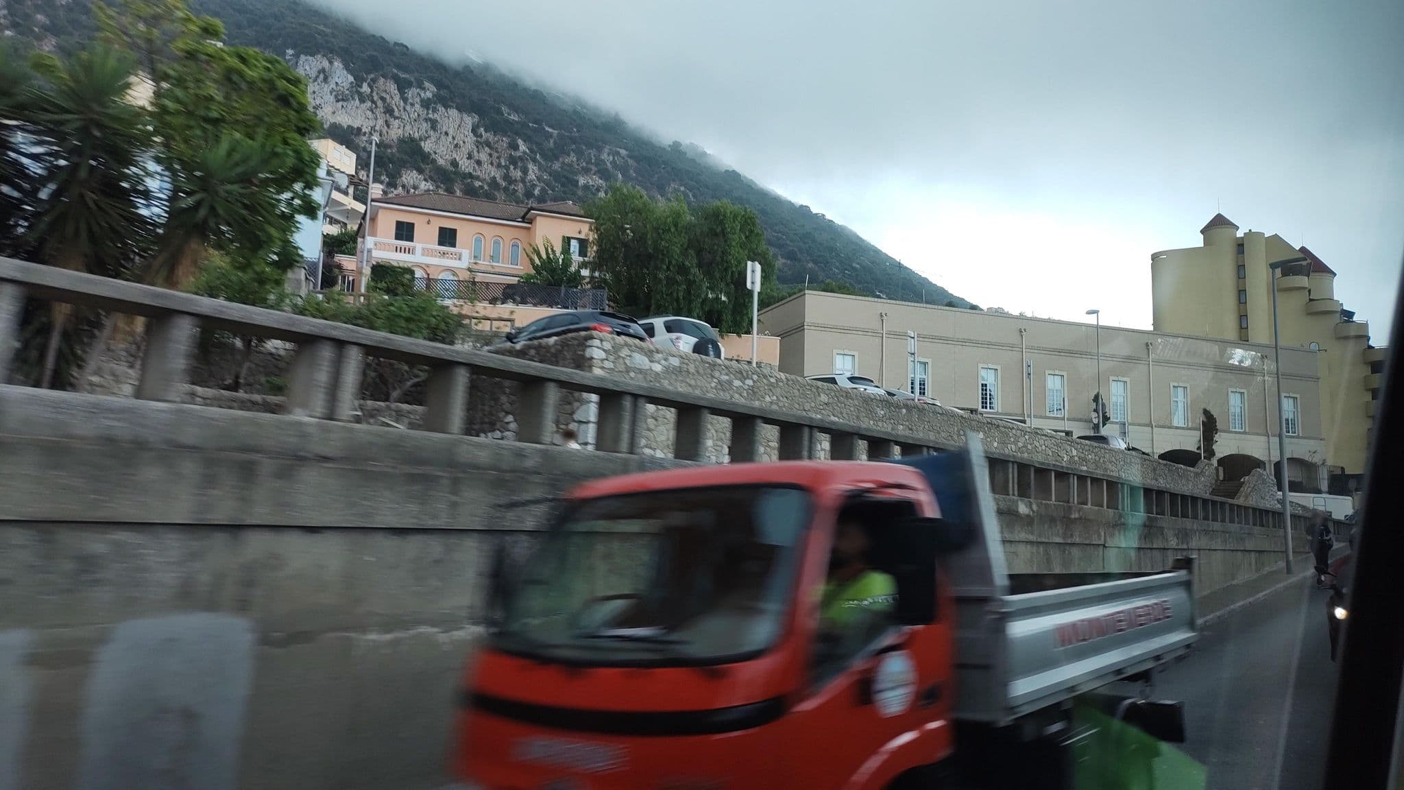 Street view near Gym, Upper Town — © rsandu (CC BY-SA · Mapillary)