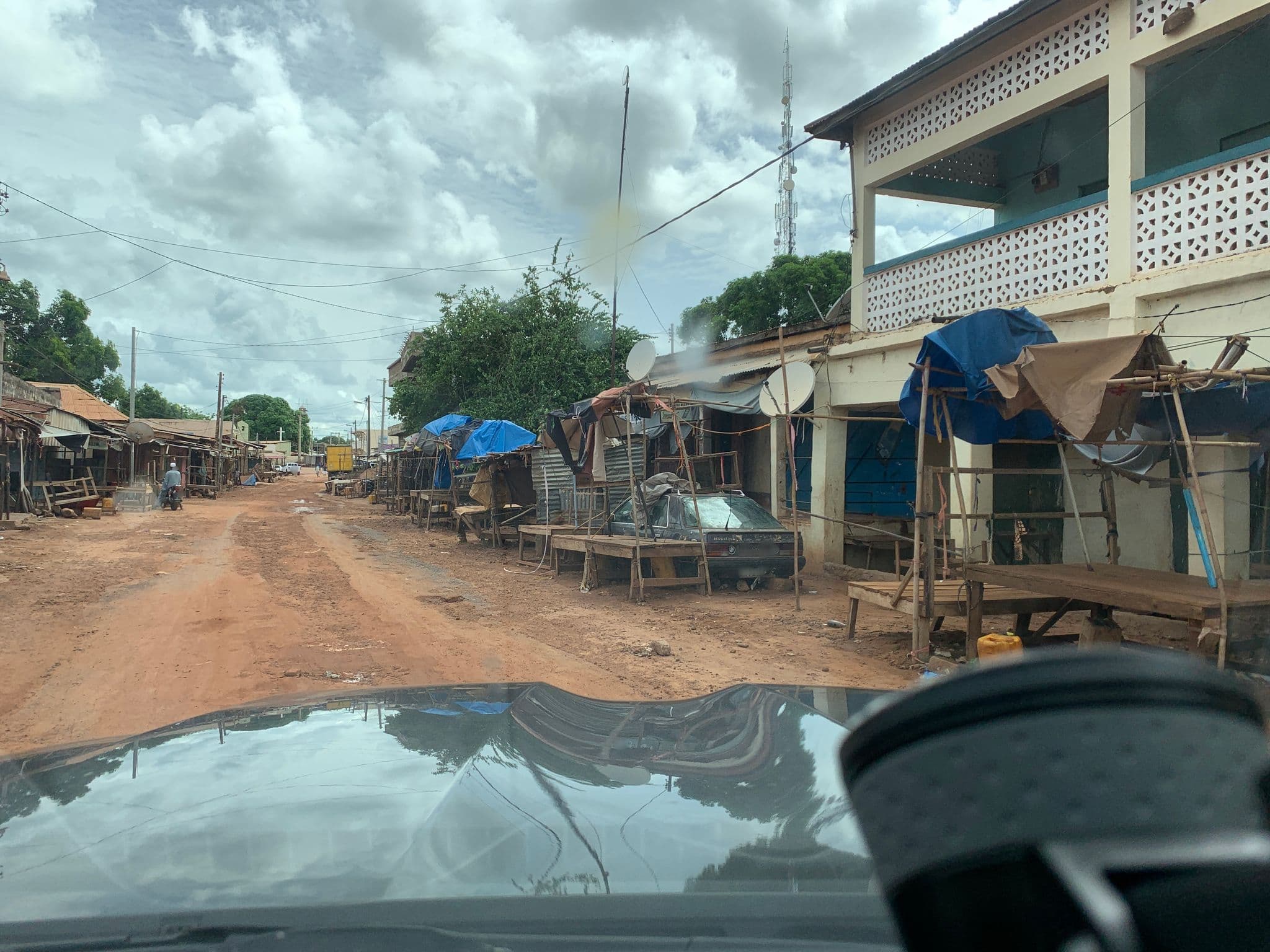 Street view near Basse Guesthouse, Basse Santa Su — © jamesmonday (CC BY-SA · Mapillary)